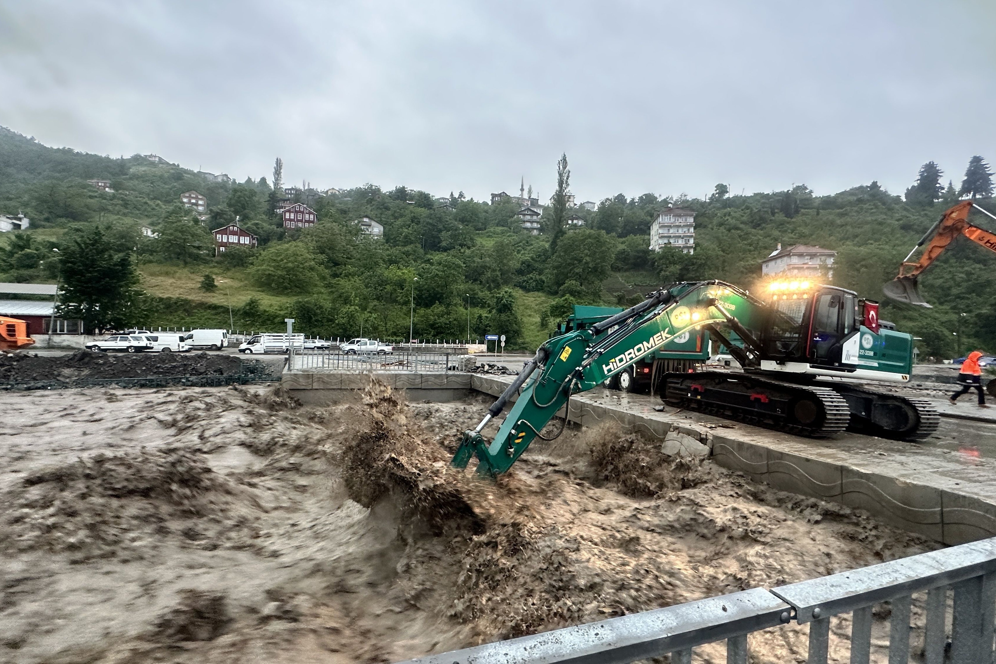 Şiddetli yağış nedeniyle Samsun'da 5, Kastamonu’da 2, Sinop'ta 2 ilçede eğitime ara verildi