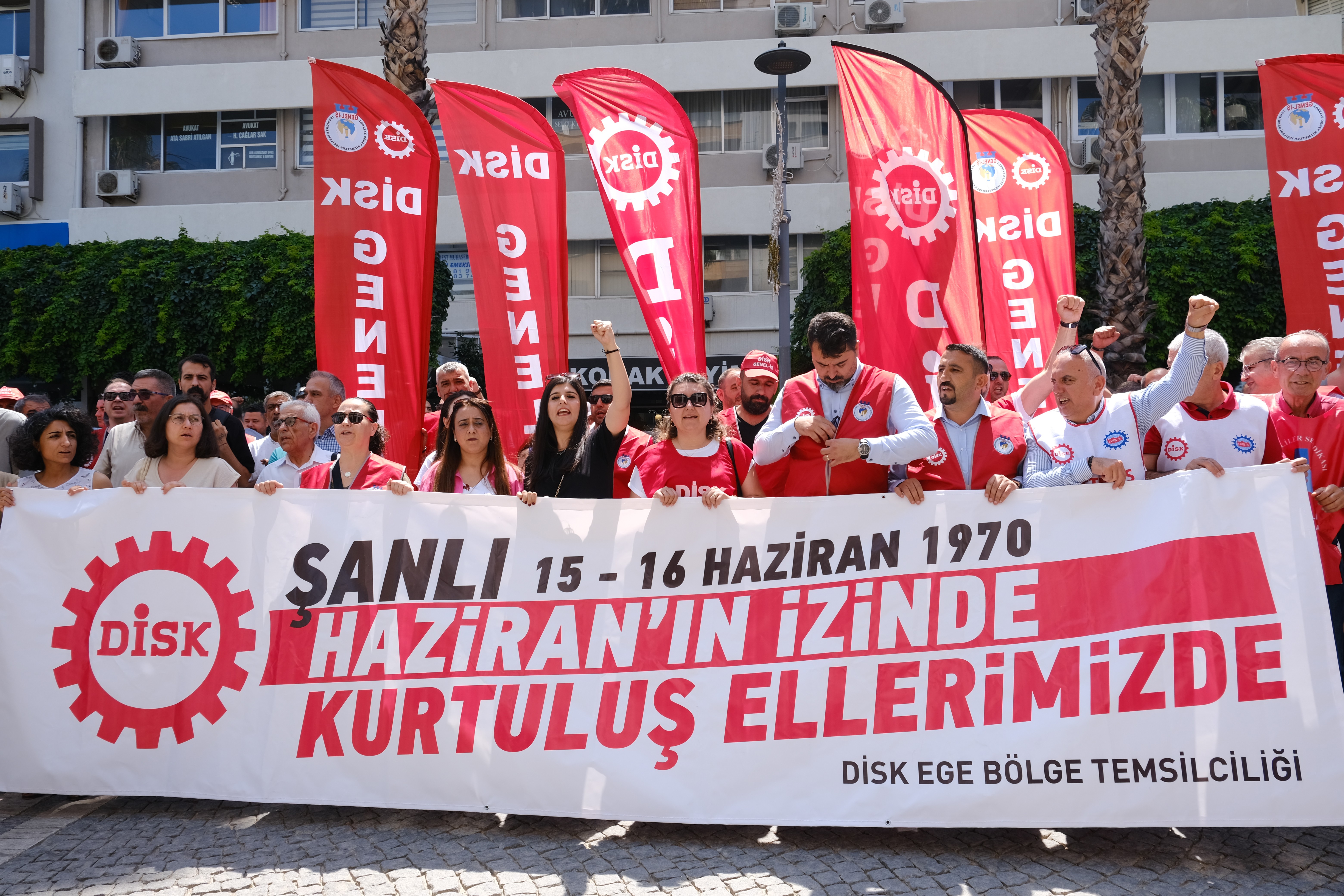 DİSK Ege Bölge Temsilciği: Kurtuluş ortak mücadelemizdedir