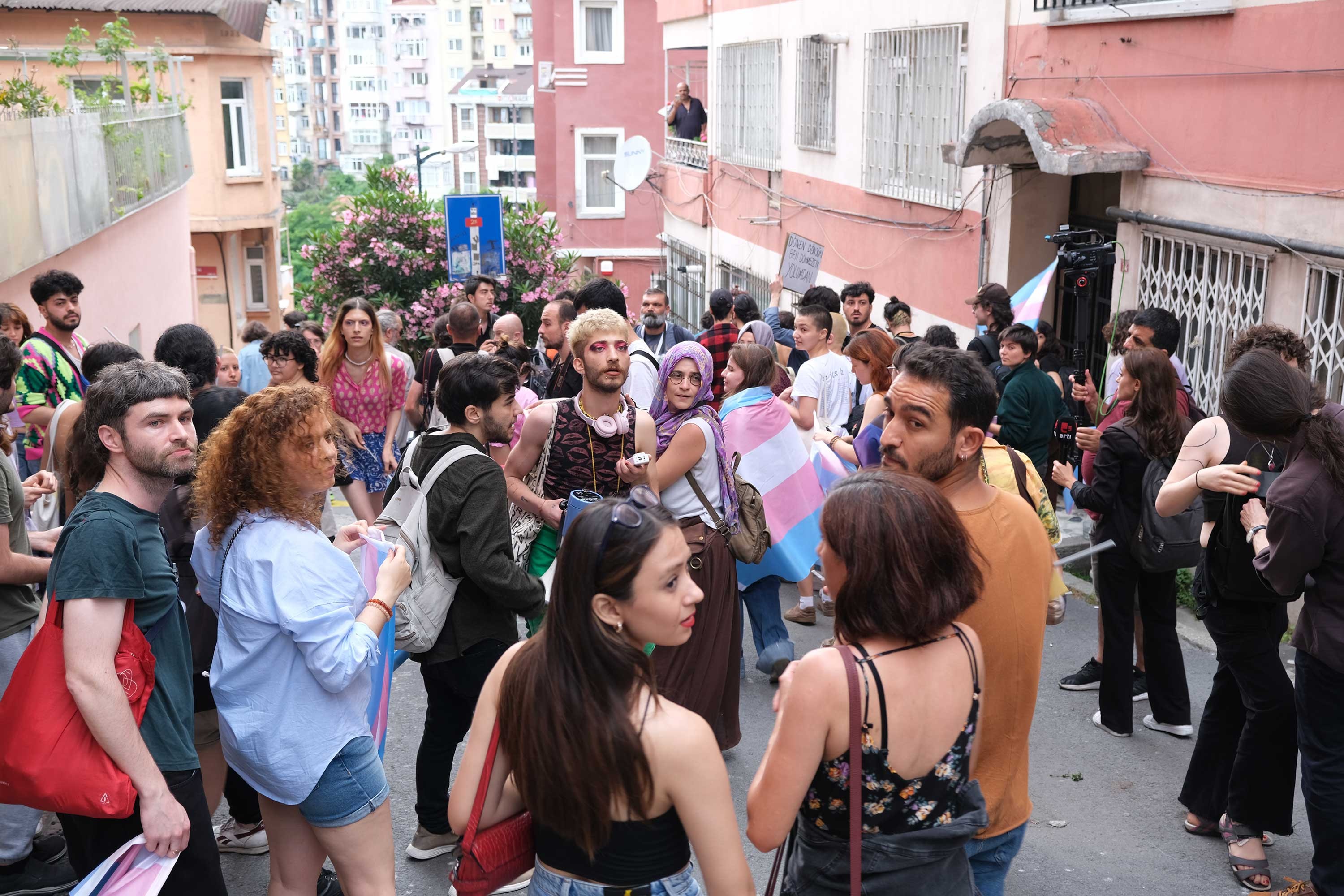 9. Trans Onur Yürüyüşü'nde gözaltına alınan bir yurttaş