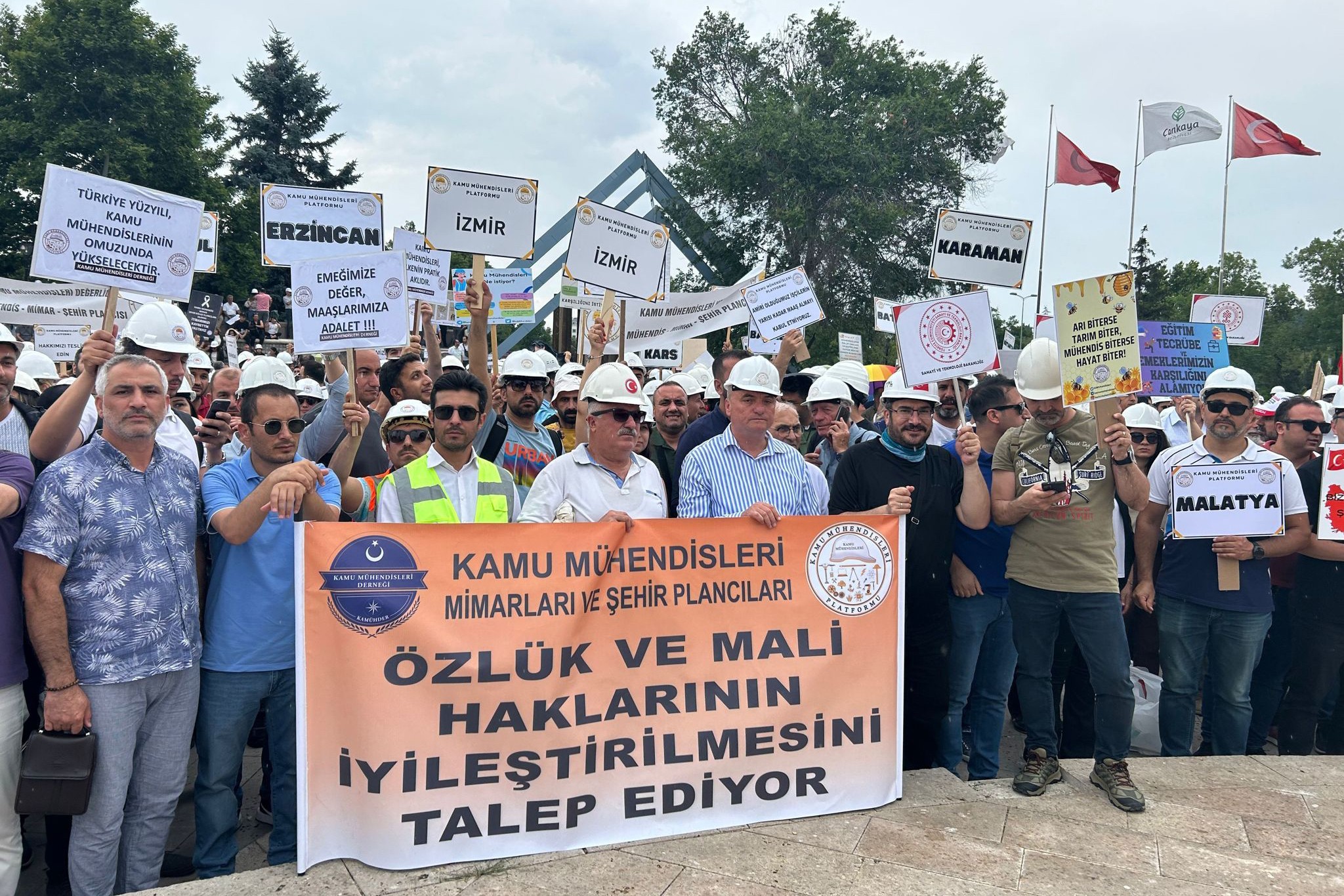 Kamu mühendisleri özlük hakları için Ankara'da buluştu