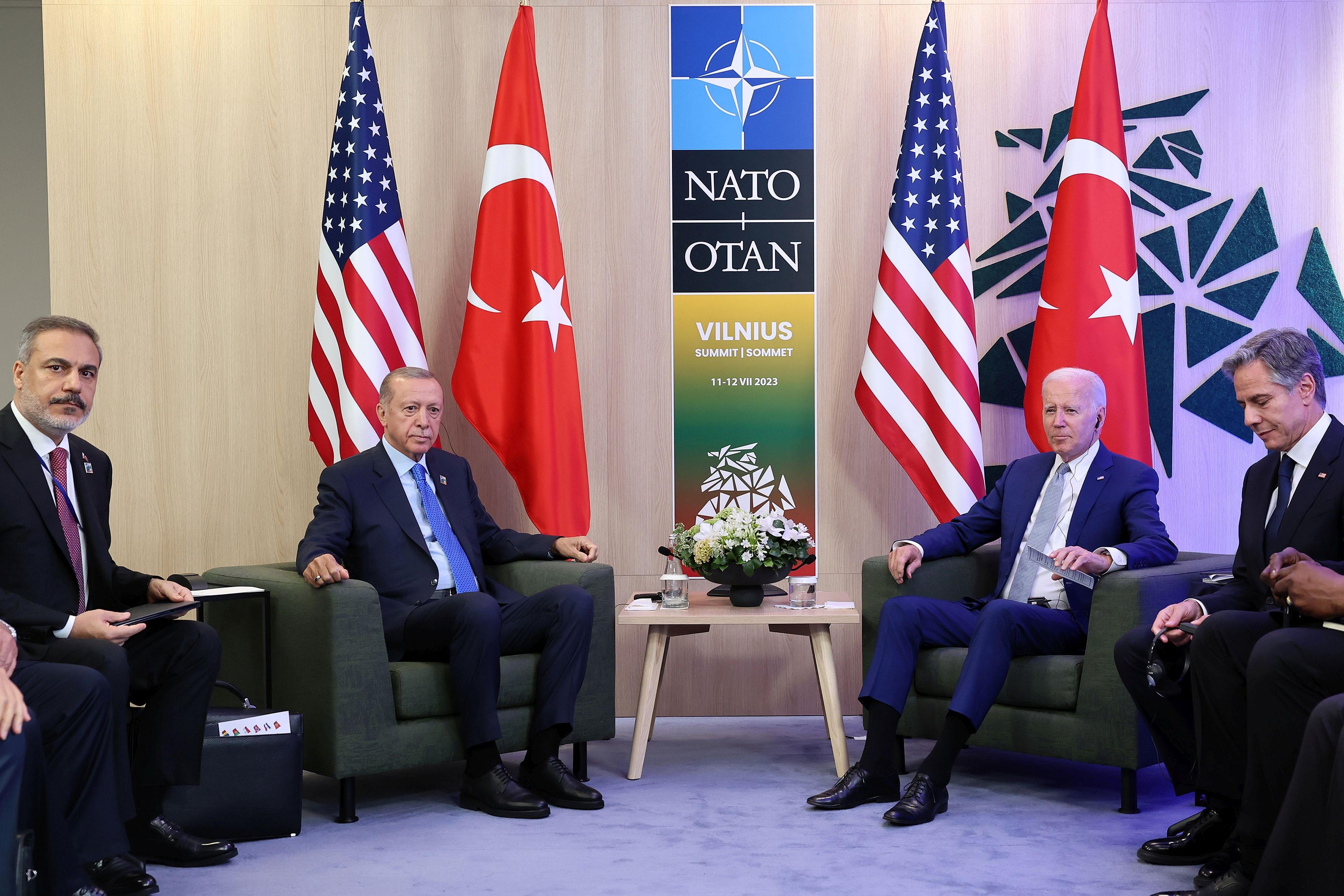 NATO zirvesinde bir araya gelen Erdoğan - Biden görüşmesi sona erdi