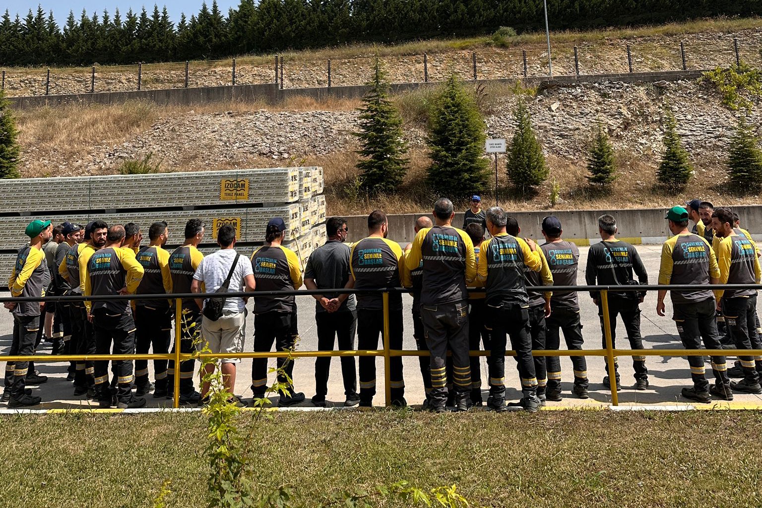 İzocam işçileri bu kez patrona sırtını döndü