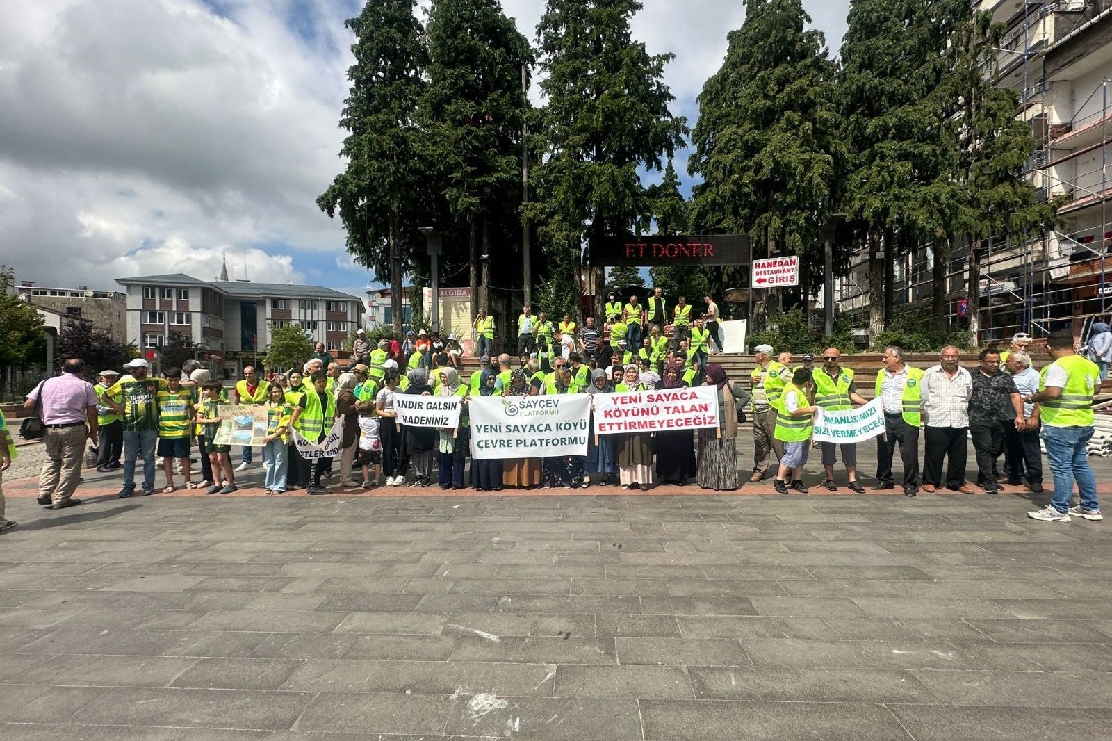 Ulubey'de maden ocağı protestosu: Ormanlarımızı size vermeyeceğiz