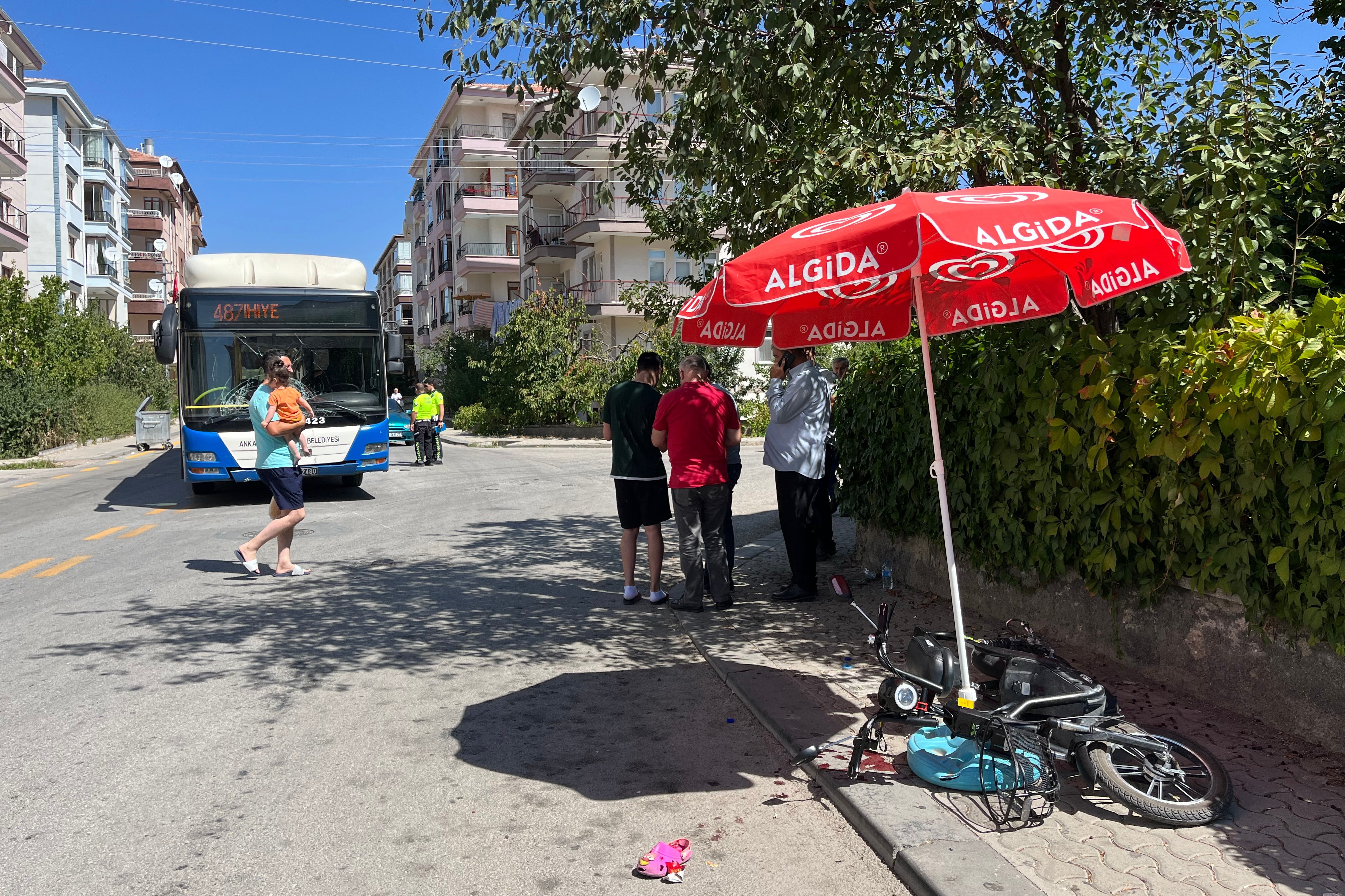 Ankara'da belediye otobüsünün çarptığı iki çocuk yaralandı