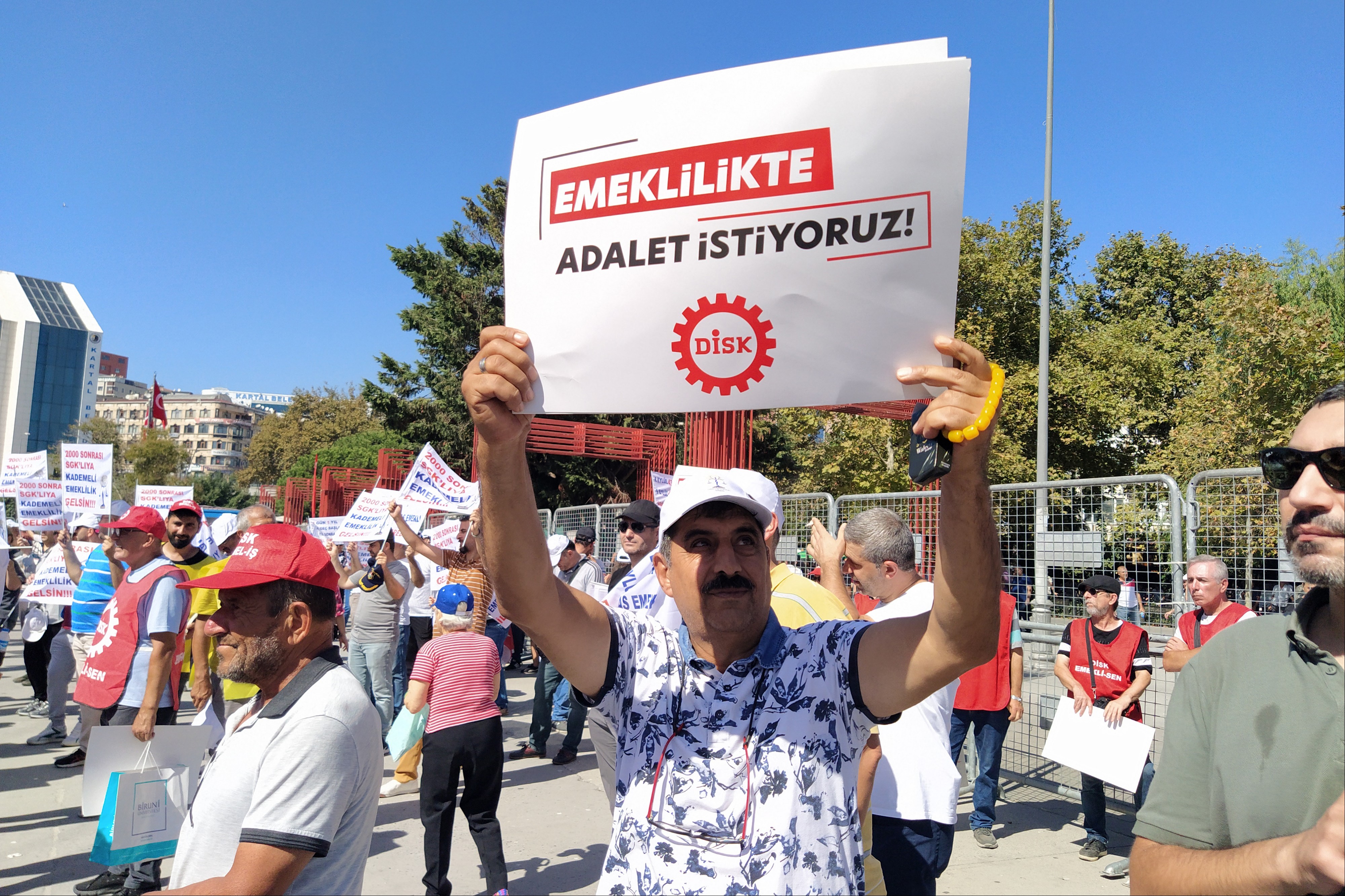 Gebze'den bir işçinin mektubu: Harcama, bağışla!