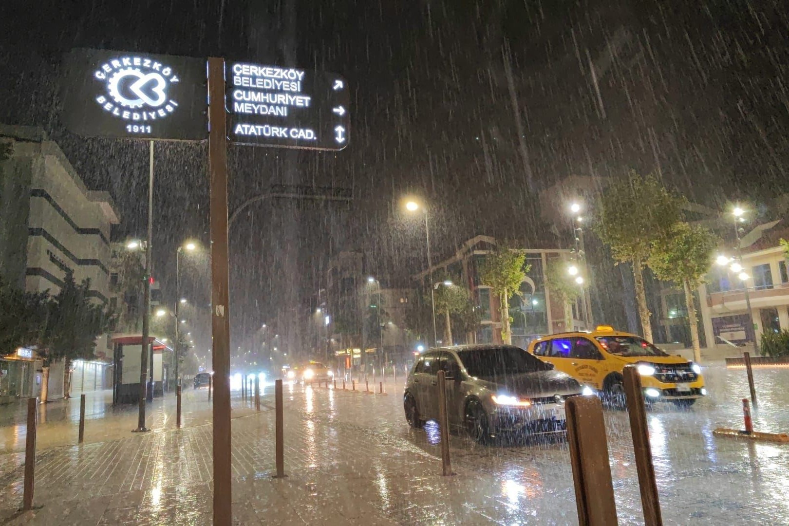 Meteoroloji'den kuvvetli yağış ve rüzgar uyarısı