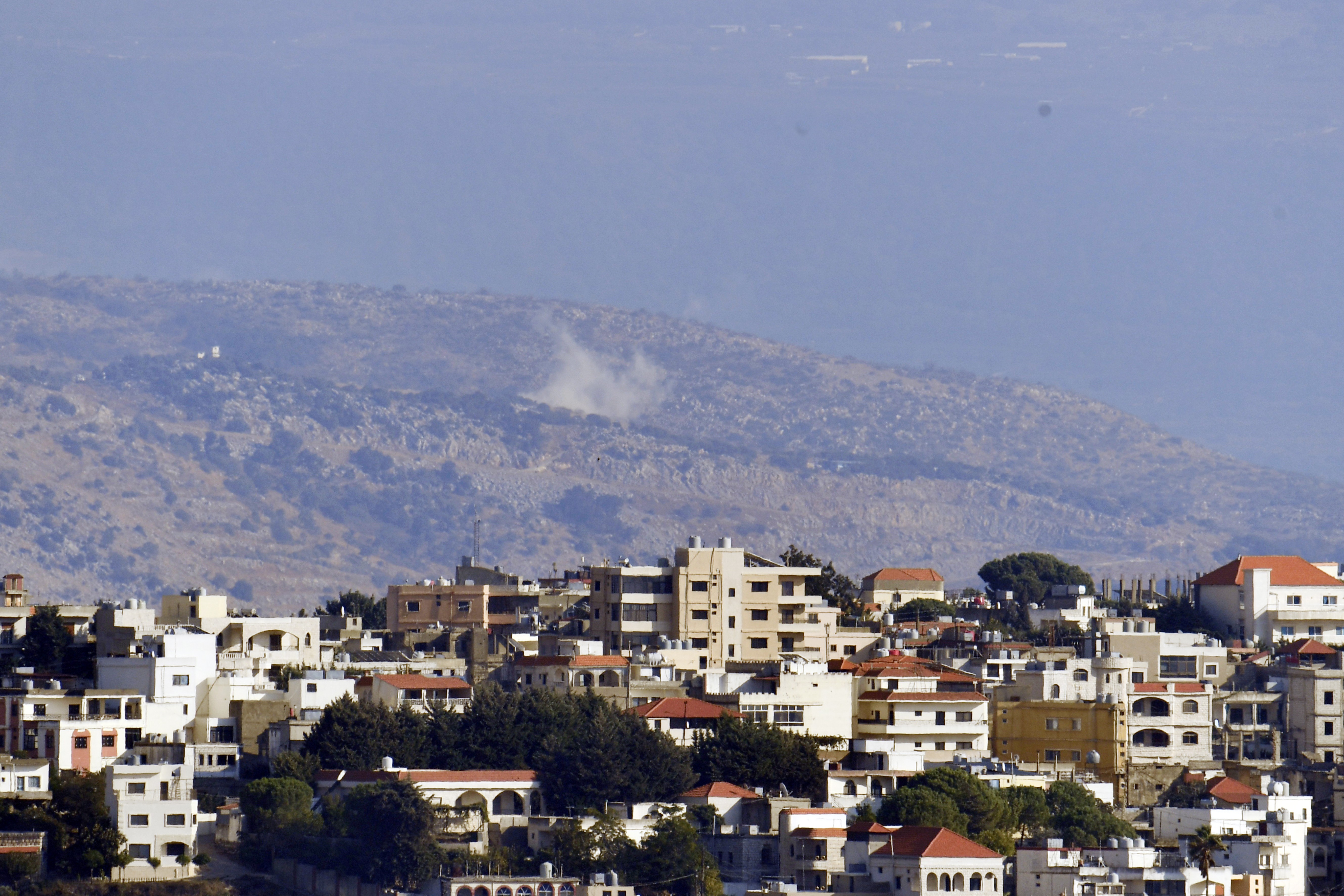 Lübnan'dan İsrail'in bazı askeri hedeflerine saldırı yapıldı