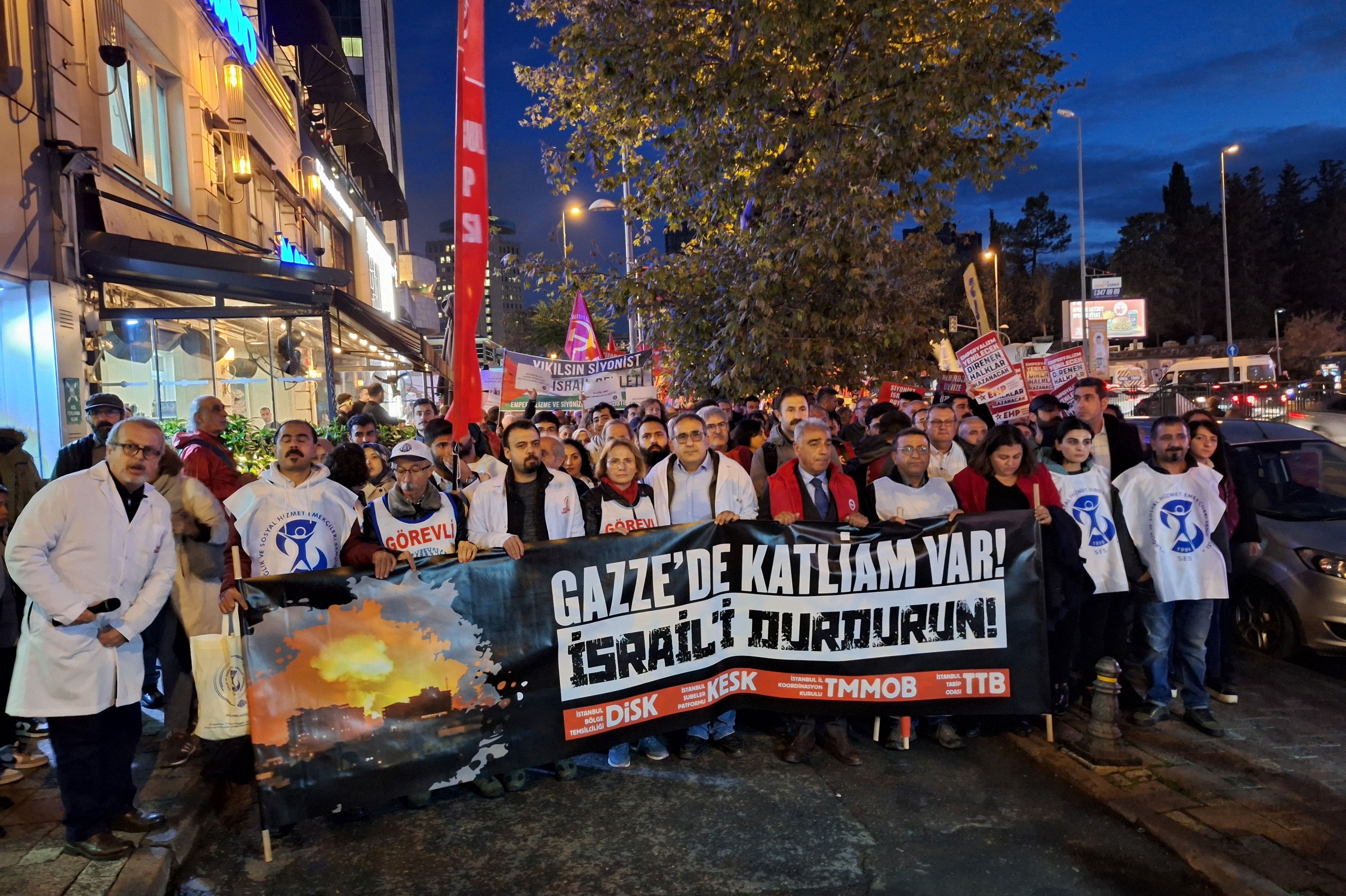 İsrail'i protesto edenler