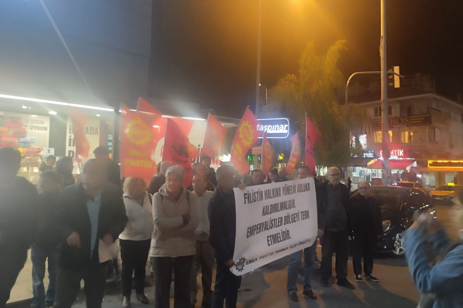 İsrail'i protesto eden yurttaşlar