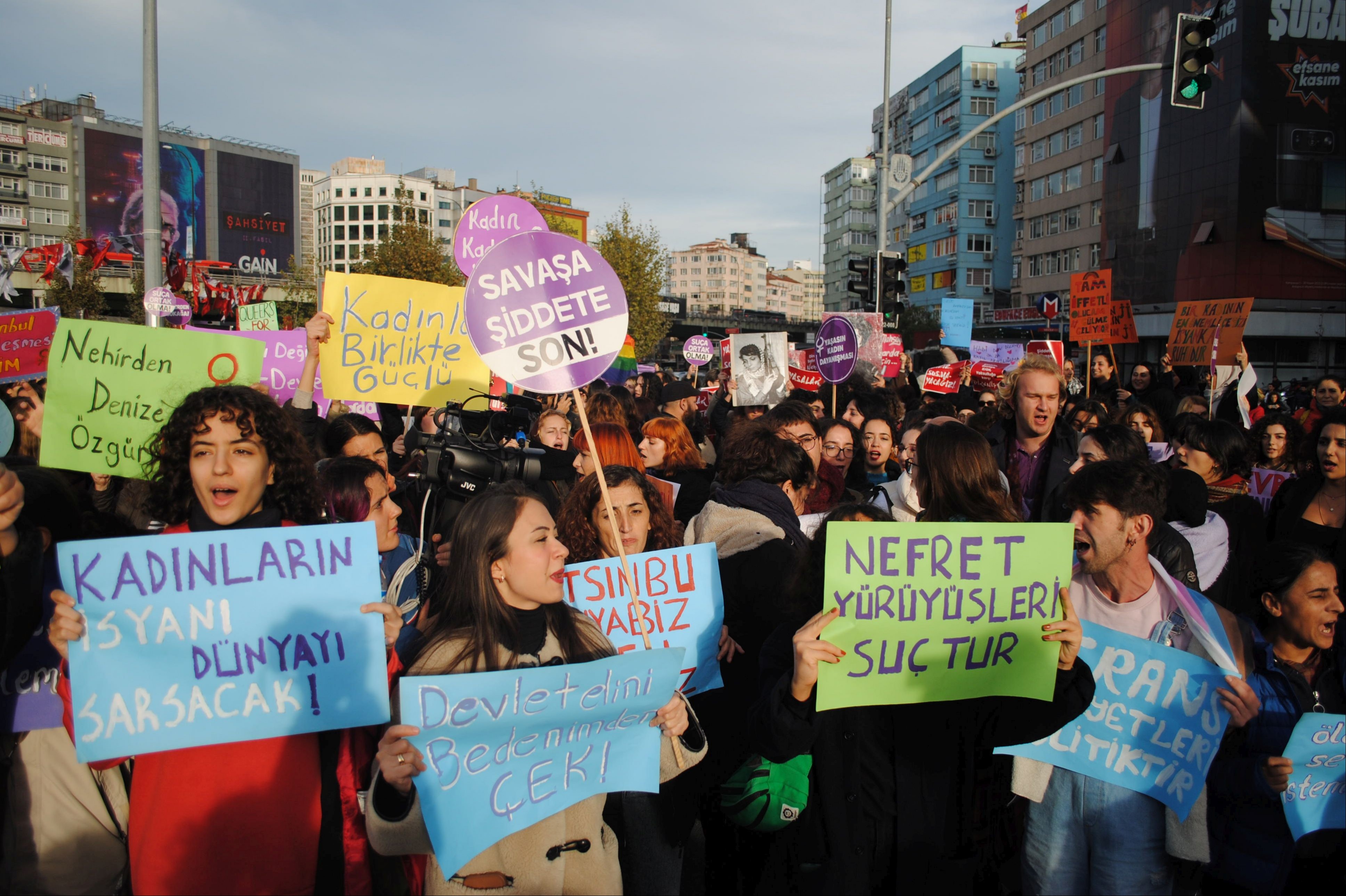 Türkiye Psikiyatri Derneği: Kadınlardan aldığımız güçle şiddete ses çıkarıyoruz