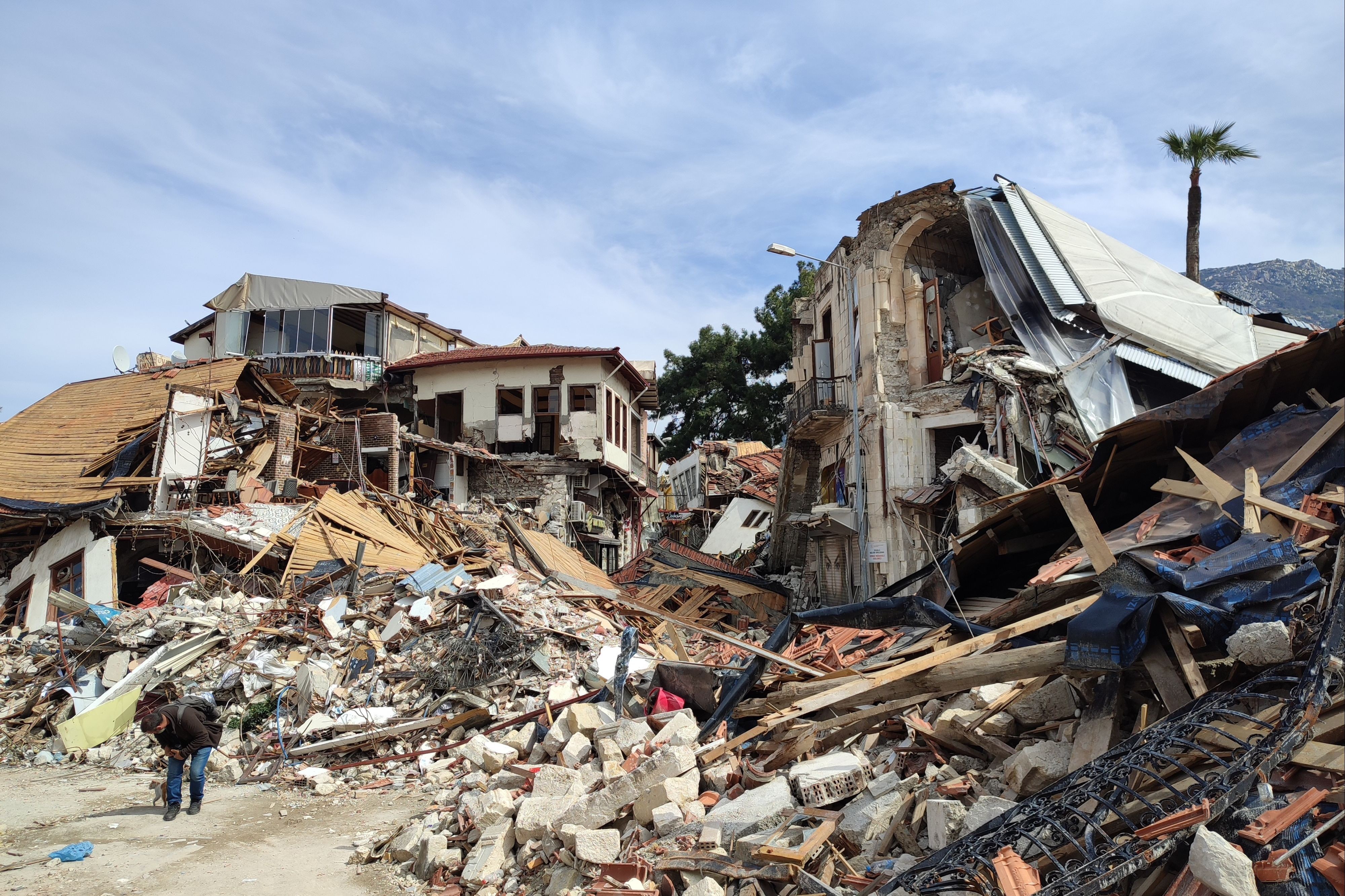 Deprem Mağdurları ve Kayıp Yakınlarıyla Dayanışma Derneği: Bir mezarları olsun