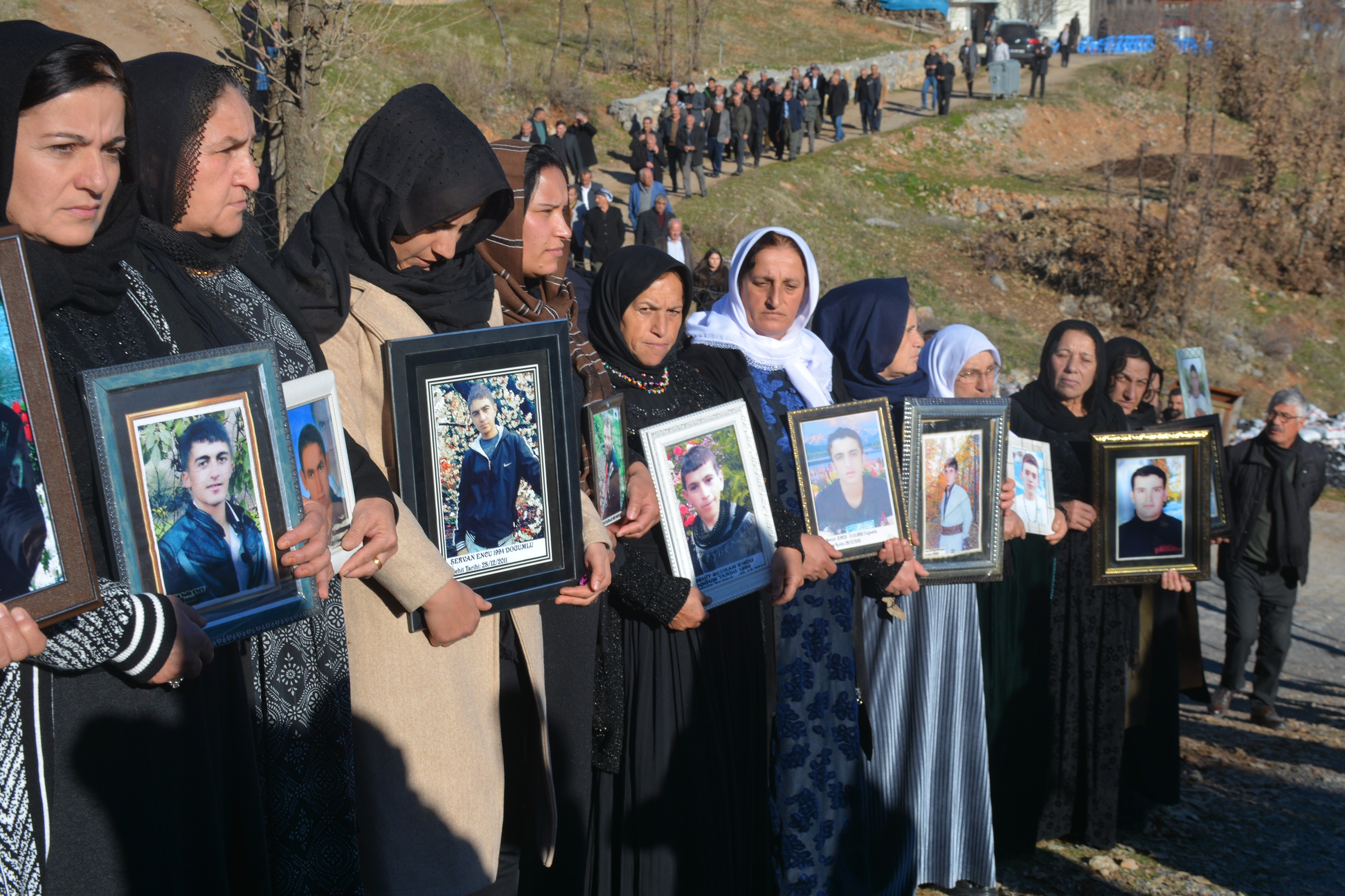 Roboskî Katliamı’nda yaşamını yitirenler, katliamın 12. yılında mezarları başında anıldı