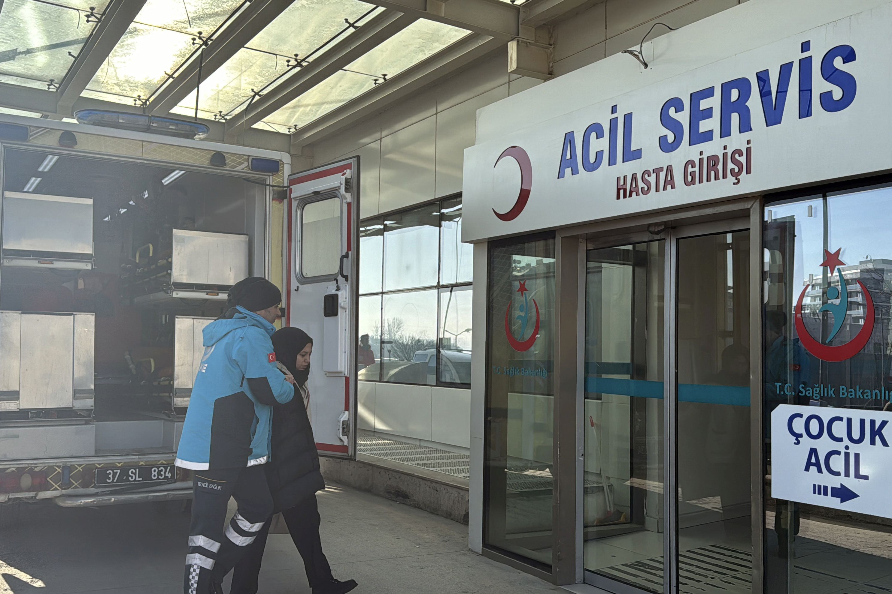 Kastamonu'da KYK yurdunda kalan 95 öğrenci yedikleri tavuk tantuniden zehirlendi