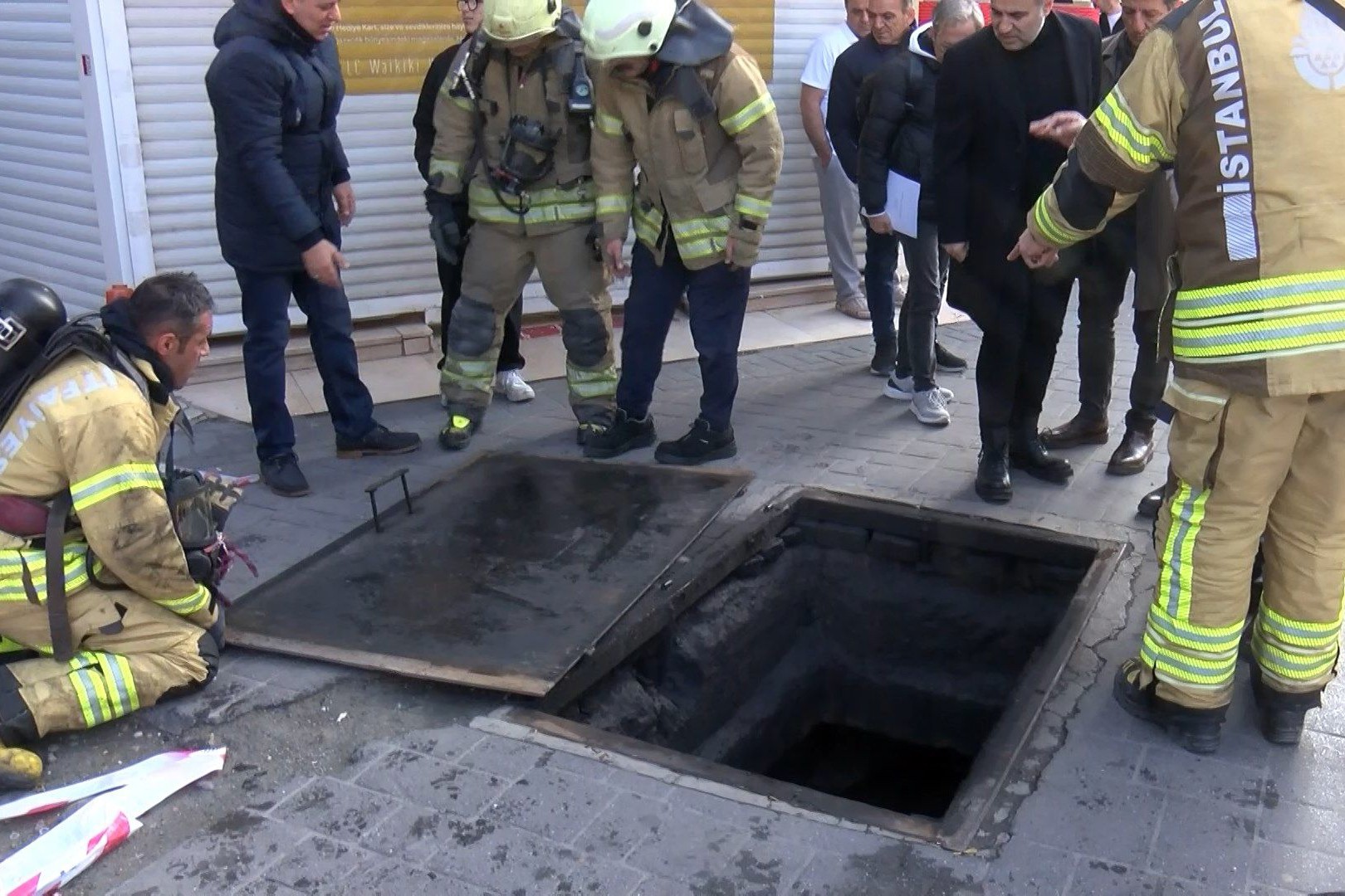 Bakırköy Yeraltı Çarşısı'nda yangın paniği