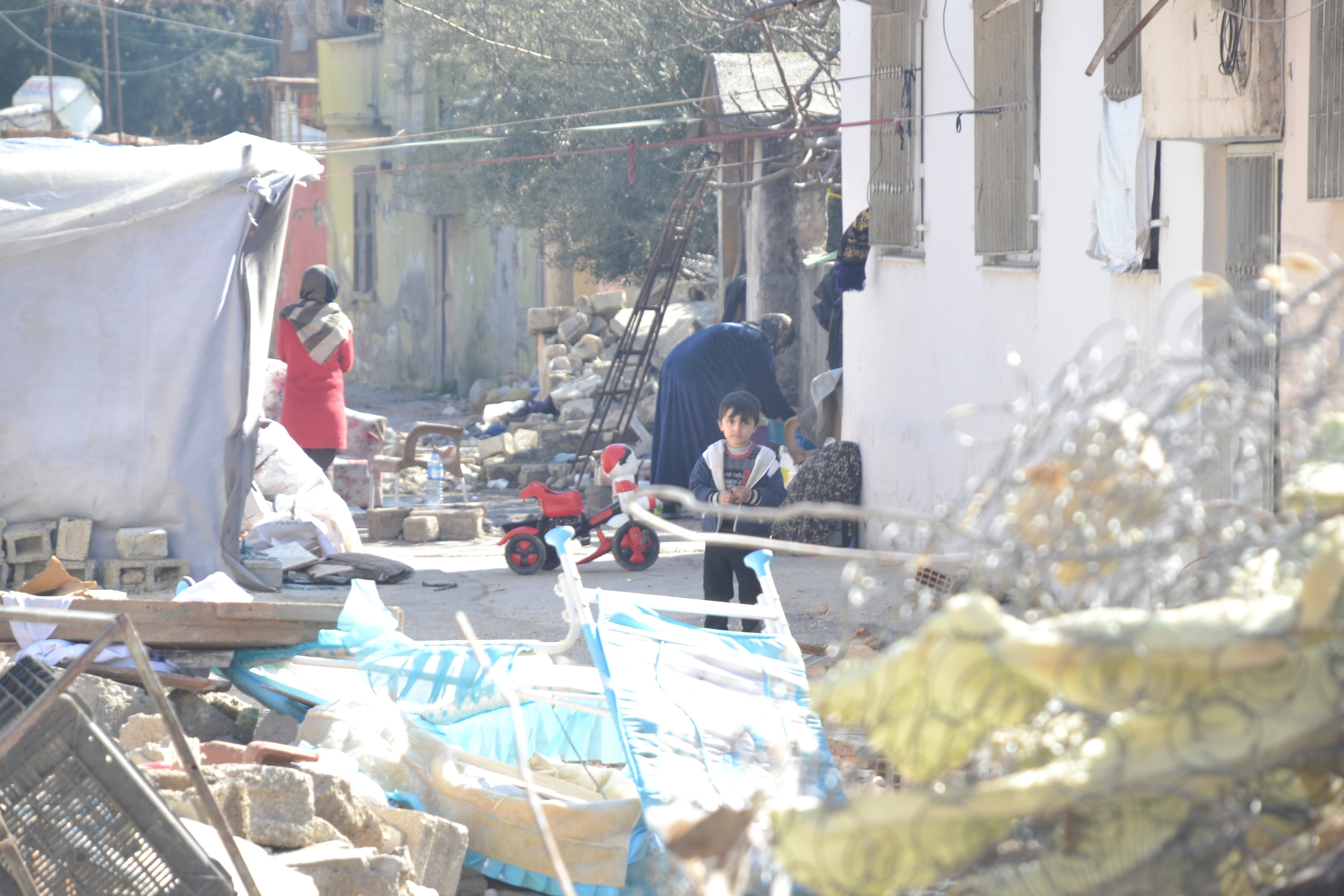 Göç Araştırmaları Derneği: Deprem bölgesinde mültecilere insani yardım ayrım gözetmeden yapılmalı