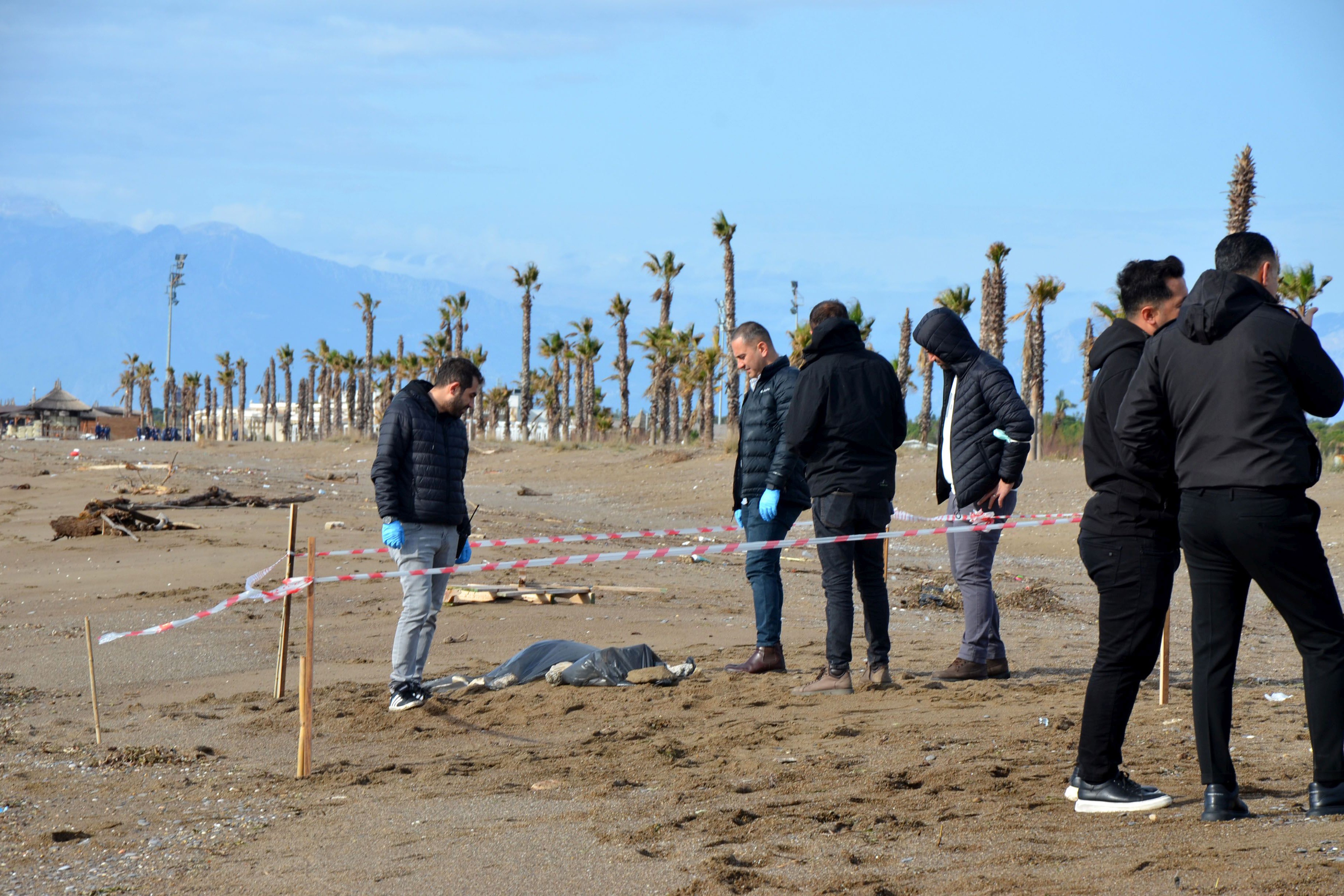 Mecburi göç, sahile vuran bedenler…