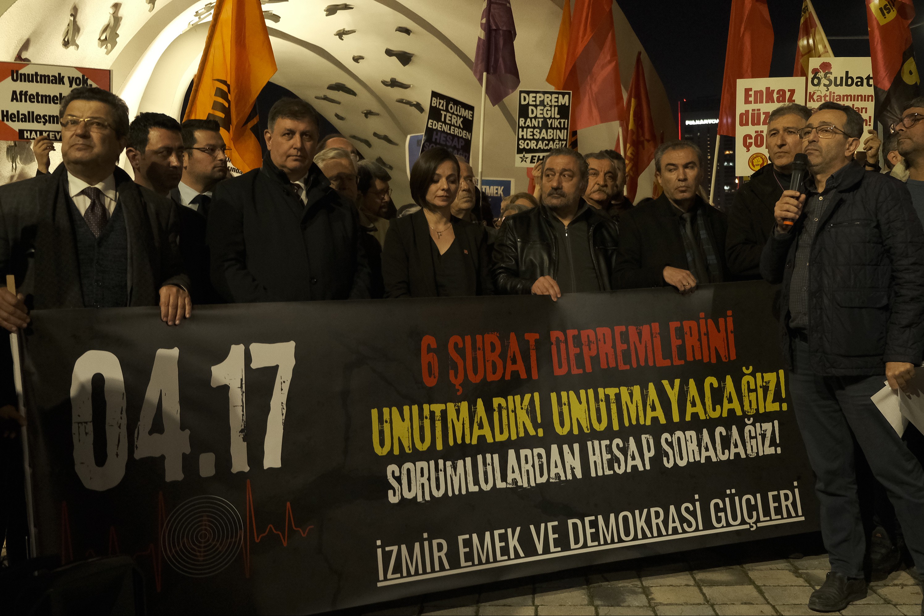 İzmir Emek ve Demokrasi Güçleri 6 Şubat anması