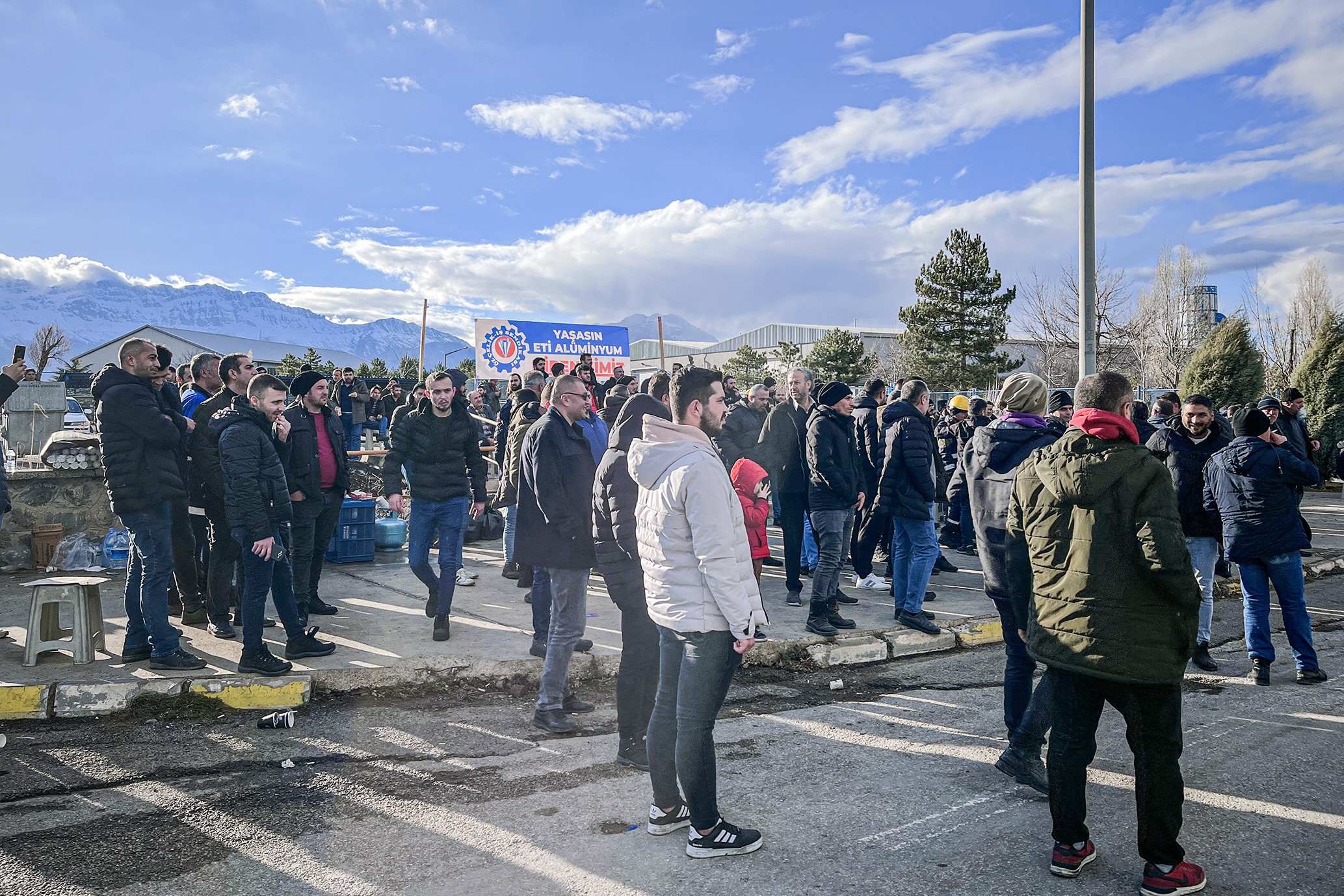 Eti Alüminyum işçileri: Çocuk girince işin içine olay değişir