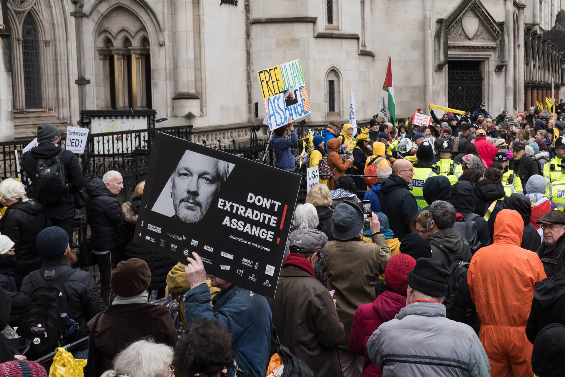 Assange'ın ABD'ye iade davası: Gazeteciliğin sınırları çiziliyor