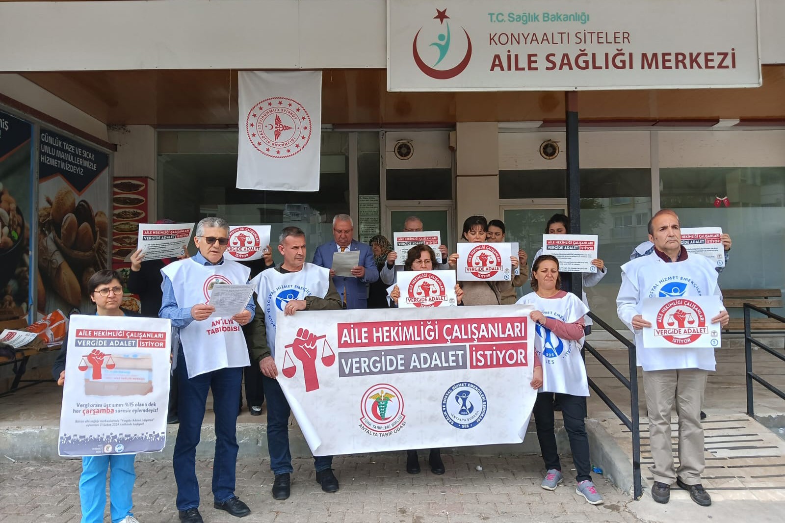 Antalya ASM çalışanları vergide adalet eylemi