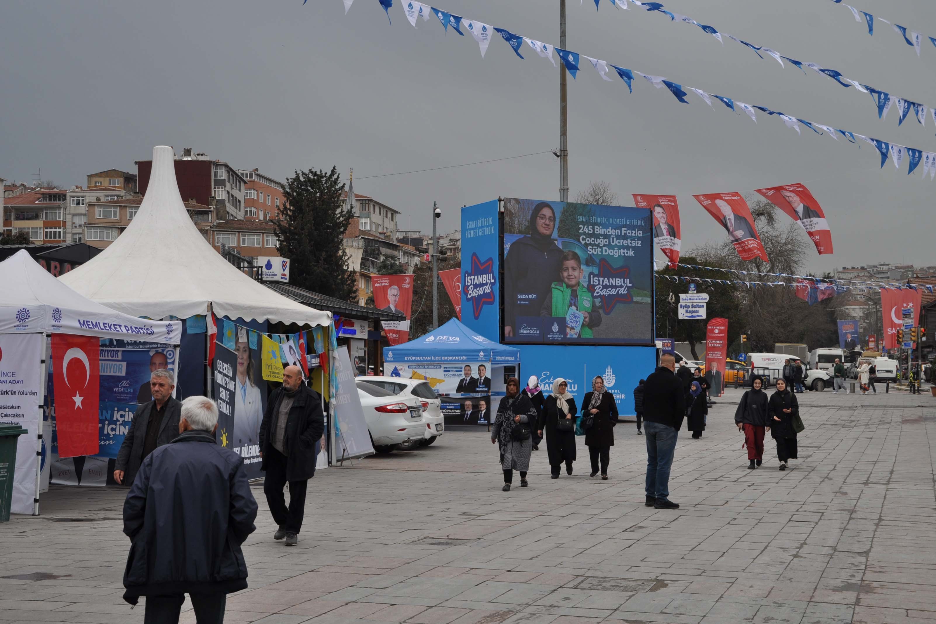 DOSYA-1 | İstanbul’da üç kritik ilçe: Fatih, Eyüp, Üsküdar | Eyüpsultan'da seçimin nabzı: Koku, park, uyuşturucu, ulaşım ama ille de geçim