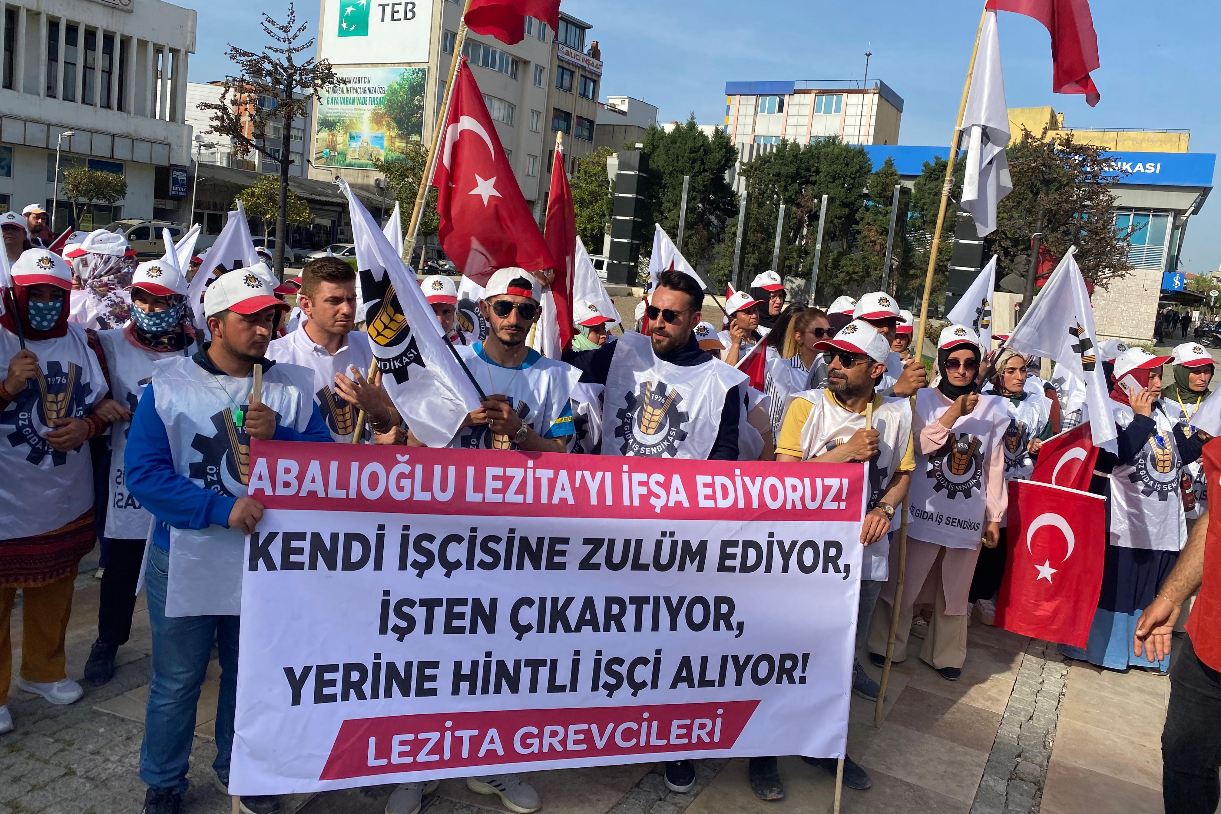 Grevdeki Lezita işçileri Salihli’den seslendi: Direne direne kazanacağız