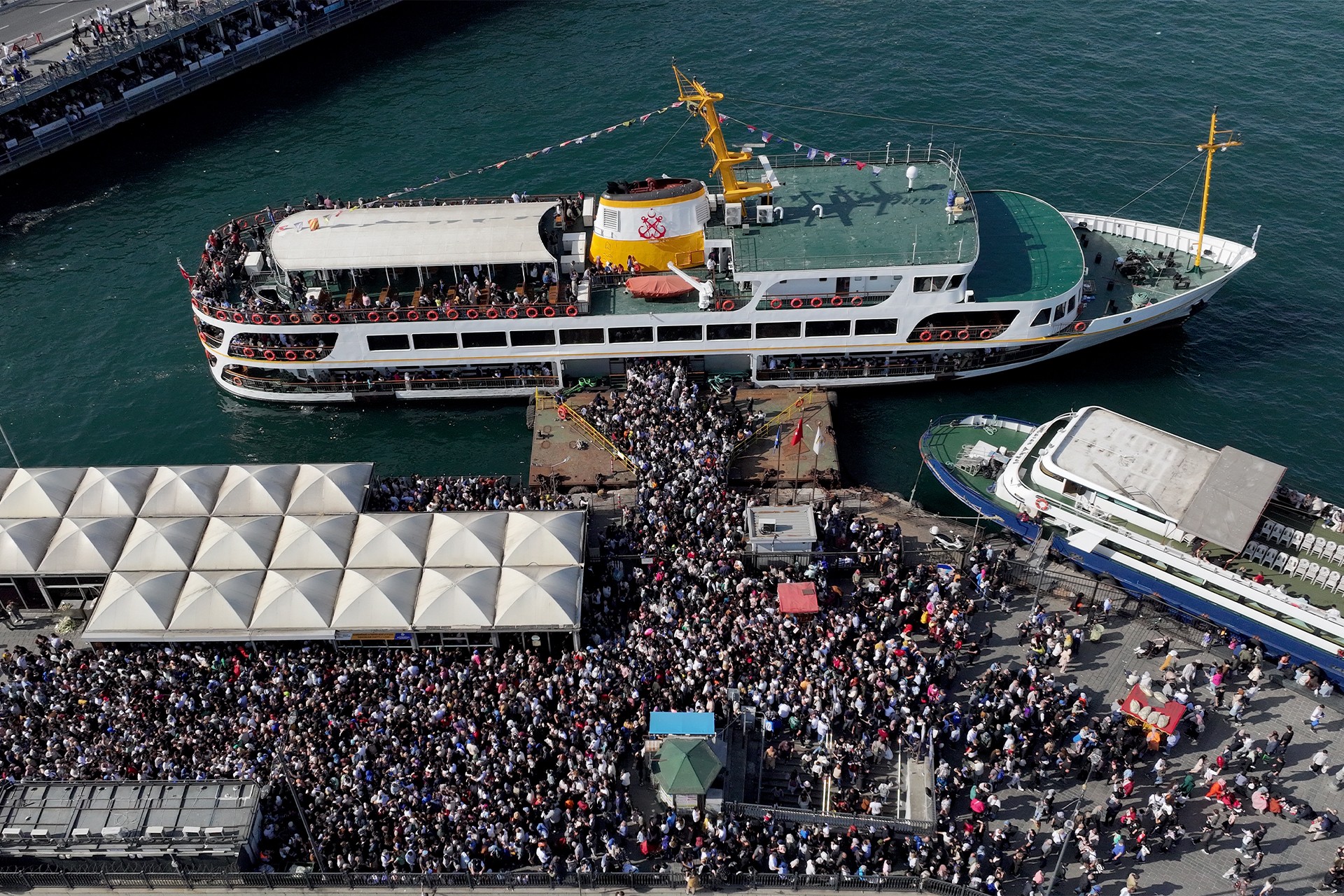 İstanbul'da vapur seferlerine hava muhalefeti: "2. duyuruya kadar yapılamayacak"