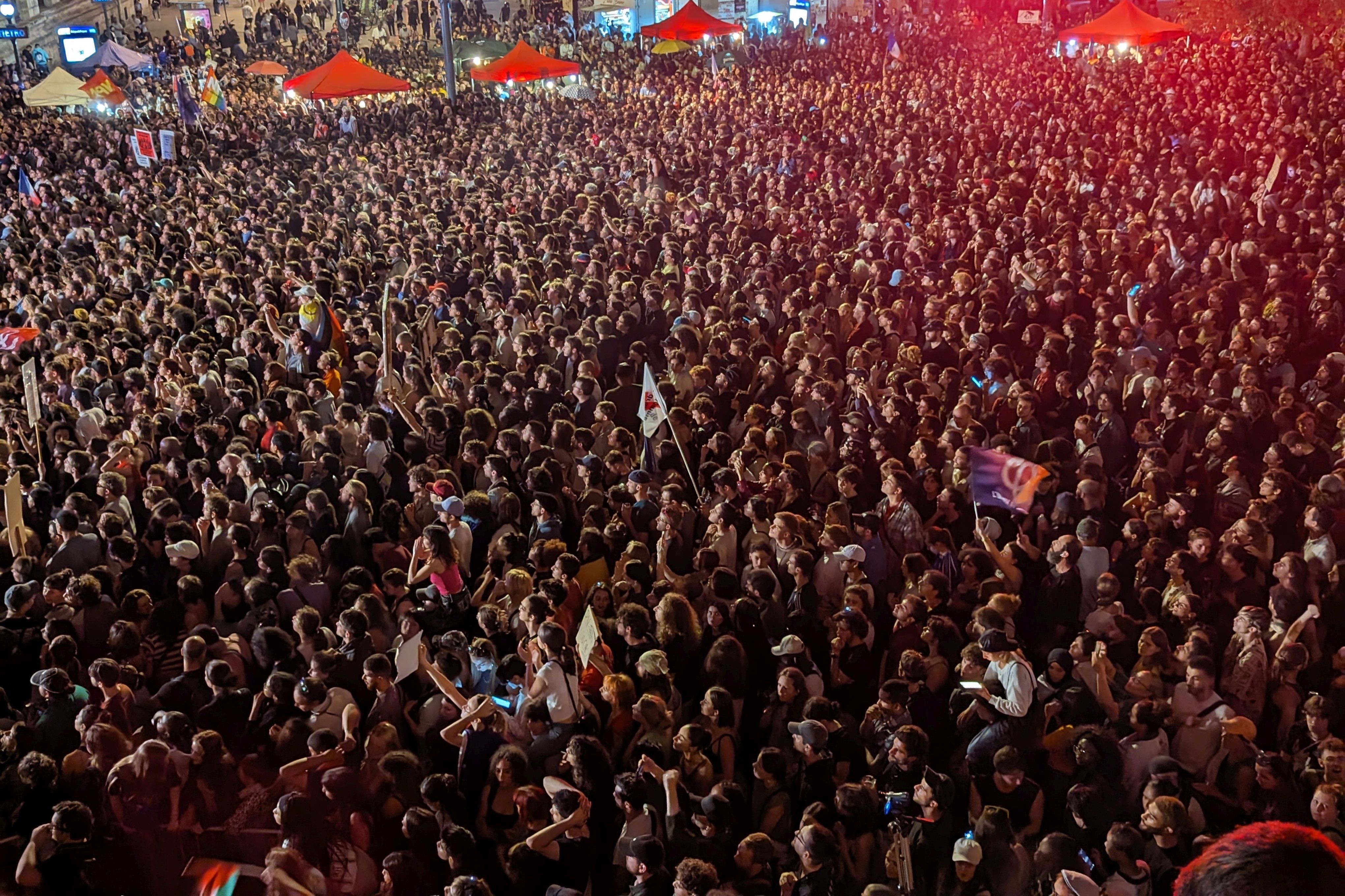 Fransa’da aşırı sağ kazanırken Avrupa yol ayrımında