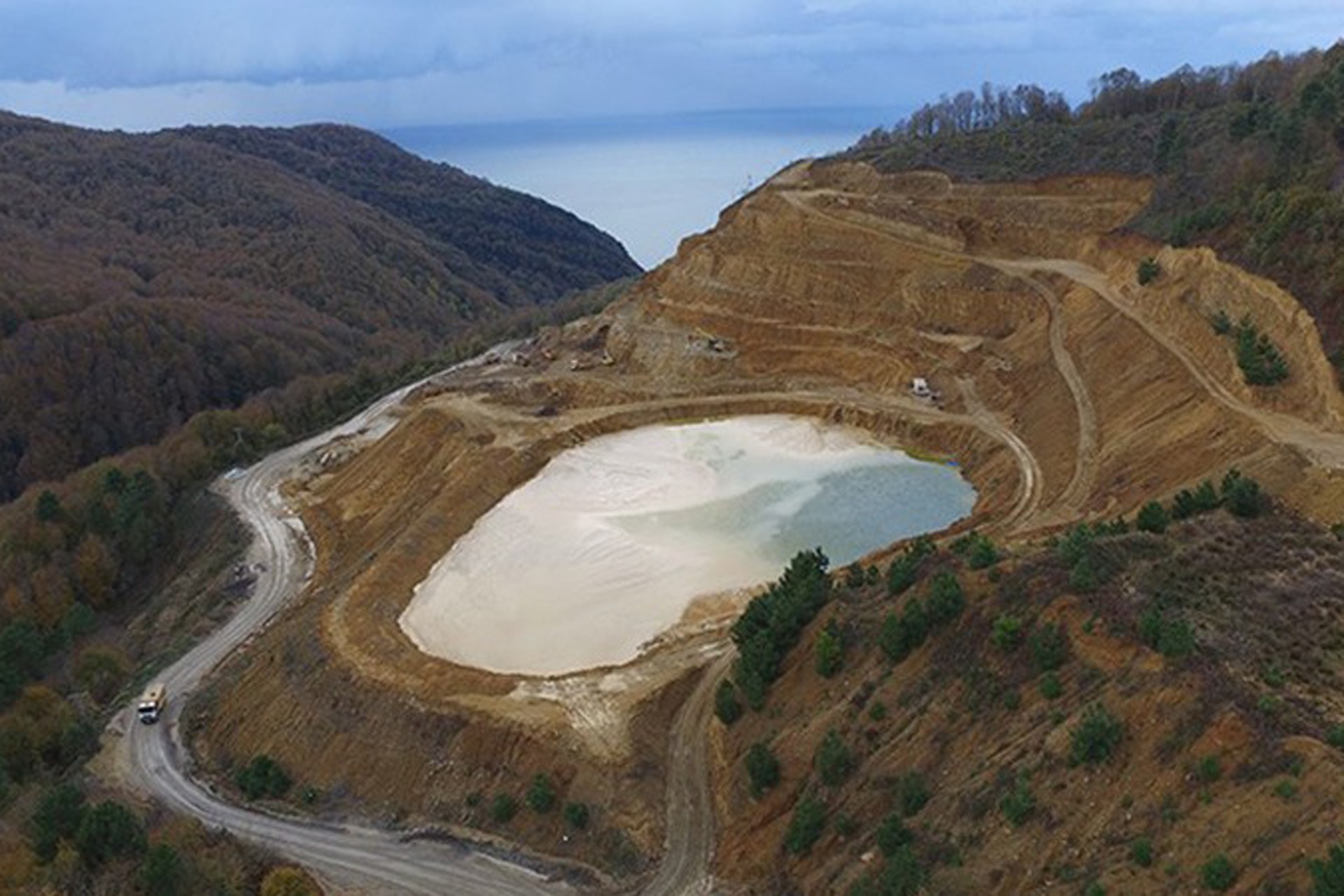 Zonguldak Ereğli'deki Borcam kuvars madeni yine doğanın canına okudu!