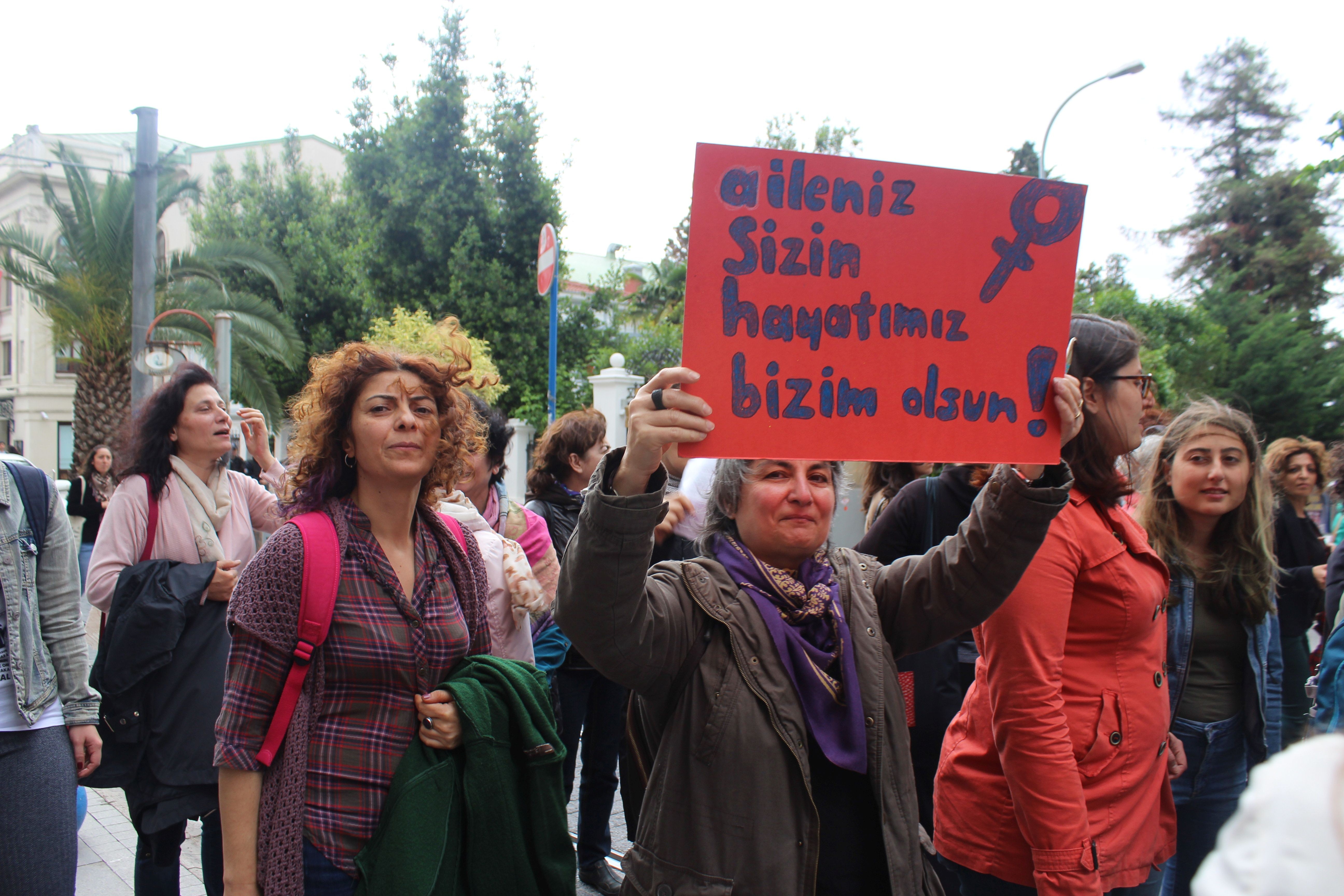 Kadınlar Bakanlığın yeni kuruluna karşı: Hak gaspları için yeni bir adım