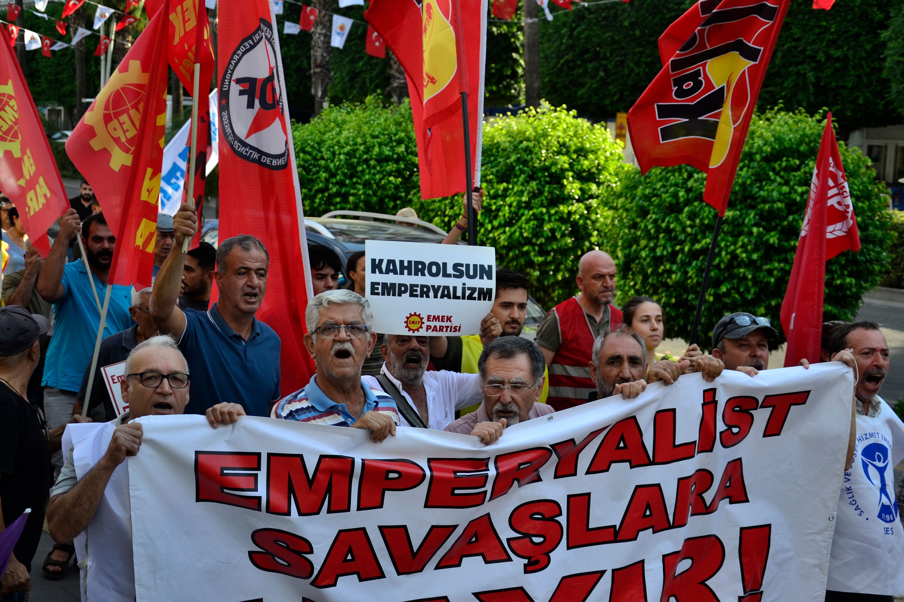 Adana'da düzenlenen 1 Eylül yürüşüyü