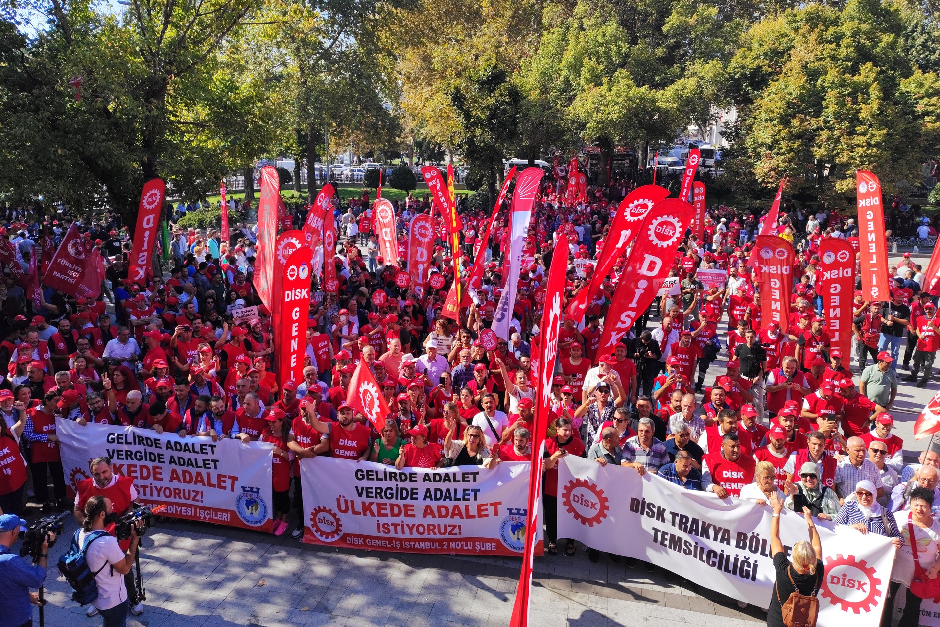 DİSK üyesi işçiler Saraçhane’de buluştu: OVP değil insanca yaşam istiyoruz