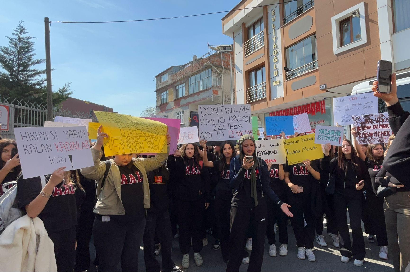 Alibeyköy Lisesi kadın cinayeti eylemi