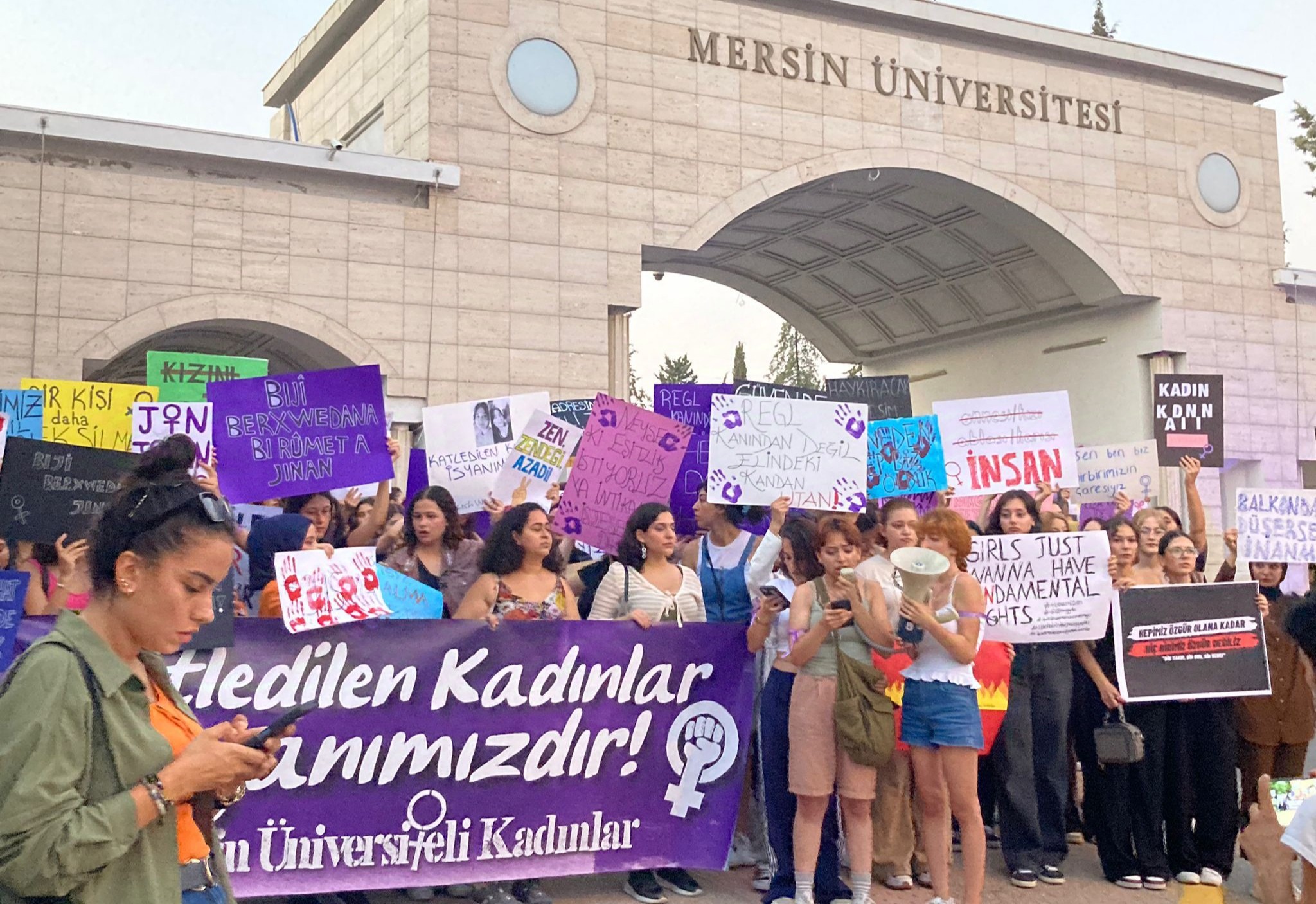 Mersin Üniversitesi kadın cinayeti eylemi