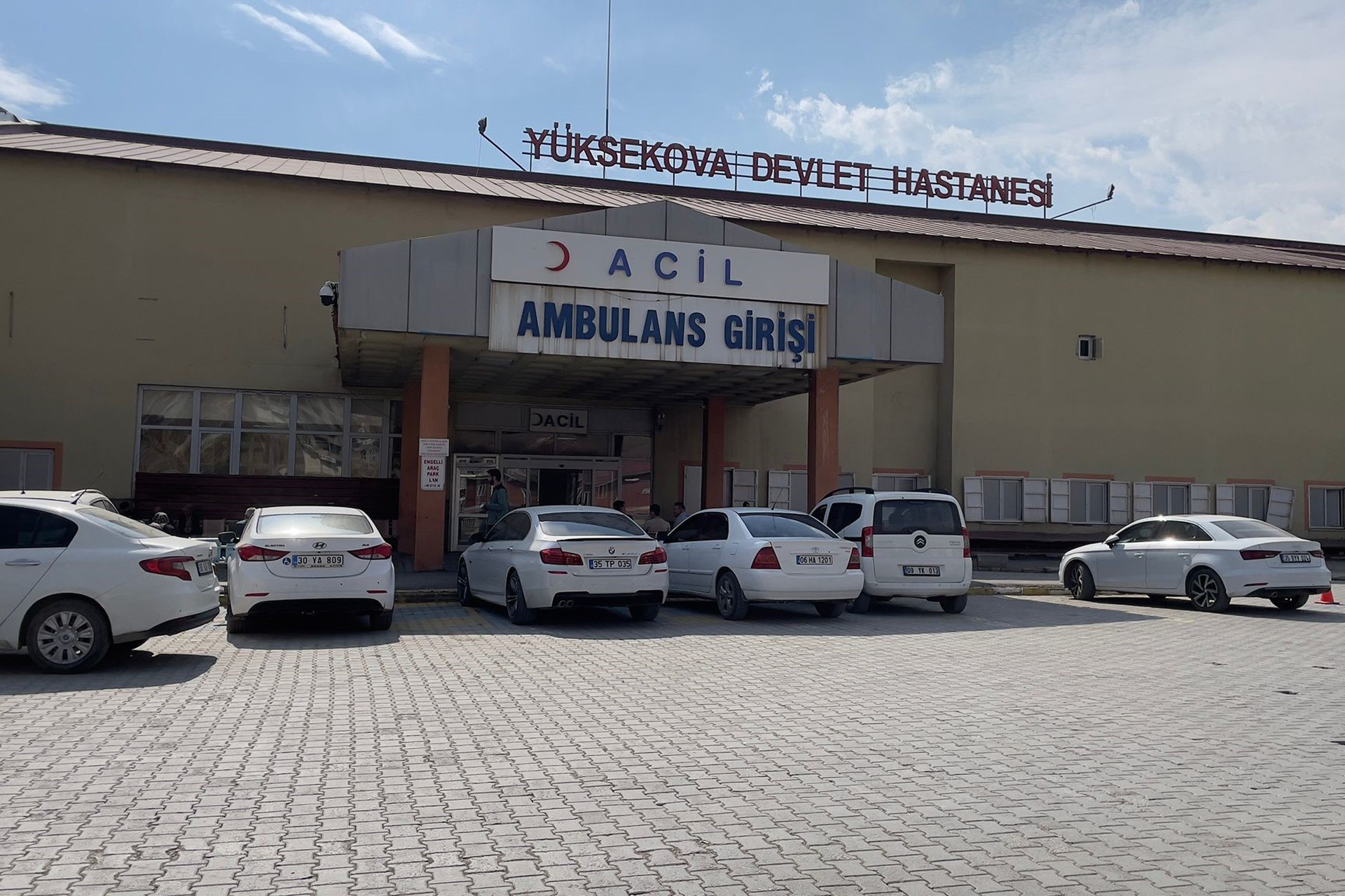 Hakkari’de bir kadın dini nikahla birlikte yaşadığı erkek tarafından yaralandı