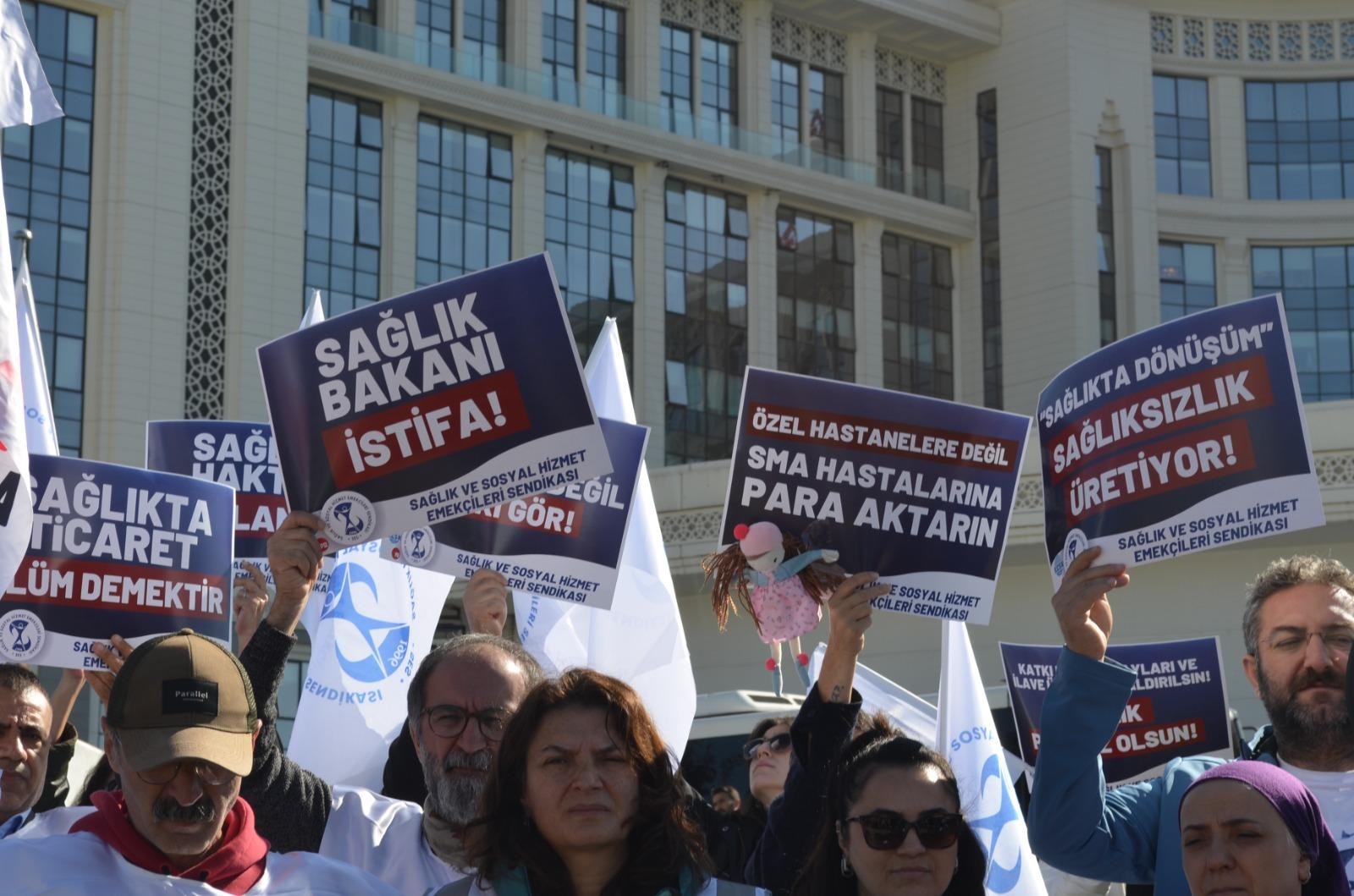 "Sağlıkta dönüşüm acillerde ölümü artırıyor"