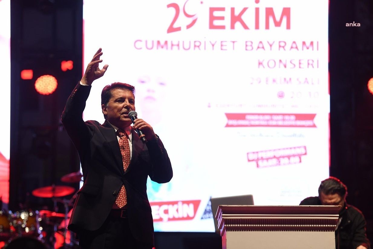 Ahmet Özer: Algı operasyonu ve itibar cellatlığı ile karşı karşıyayız