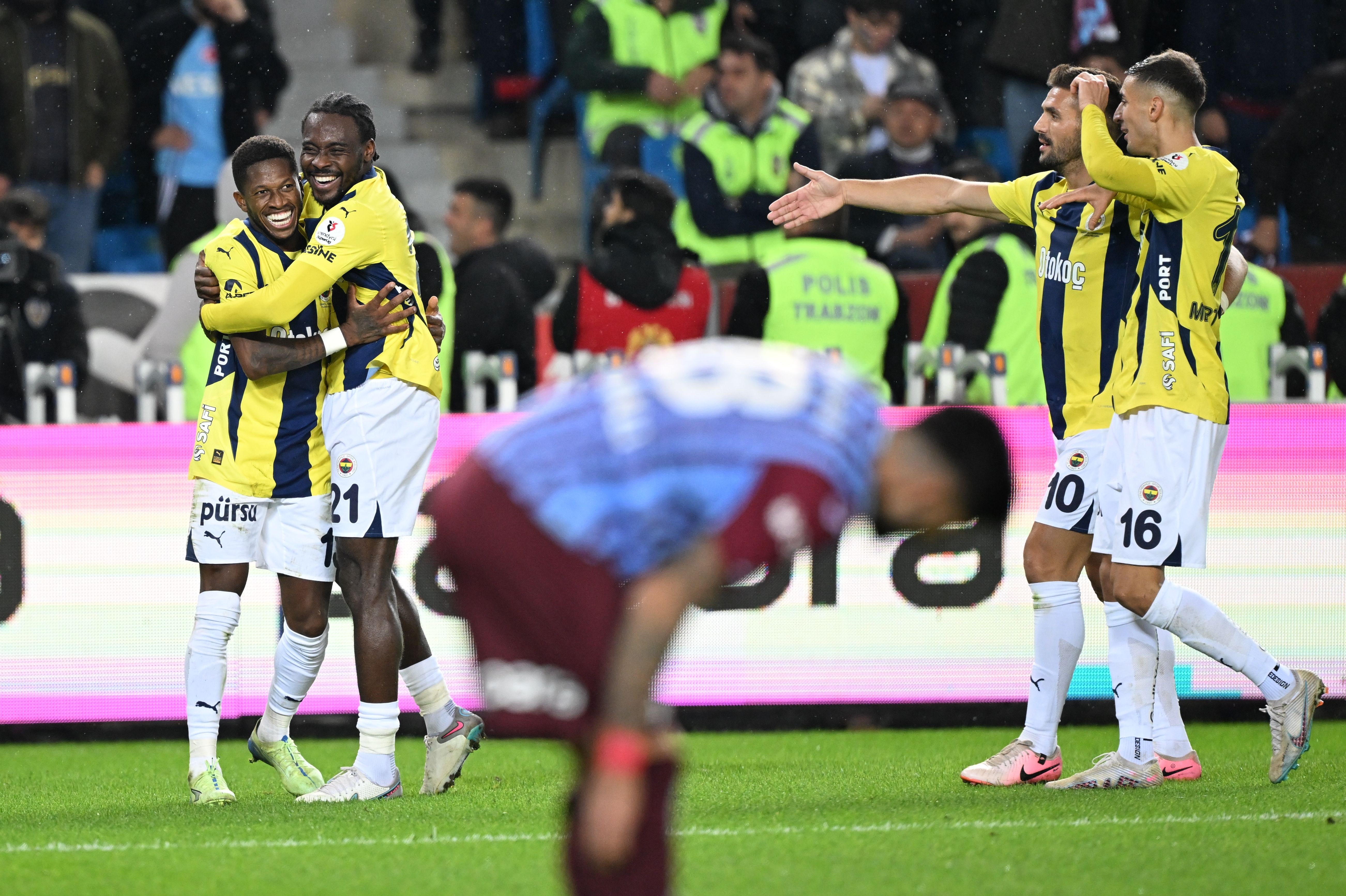 Fenerbahçe, Trabzonspor'u 3-2 yendi