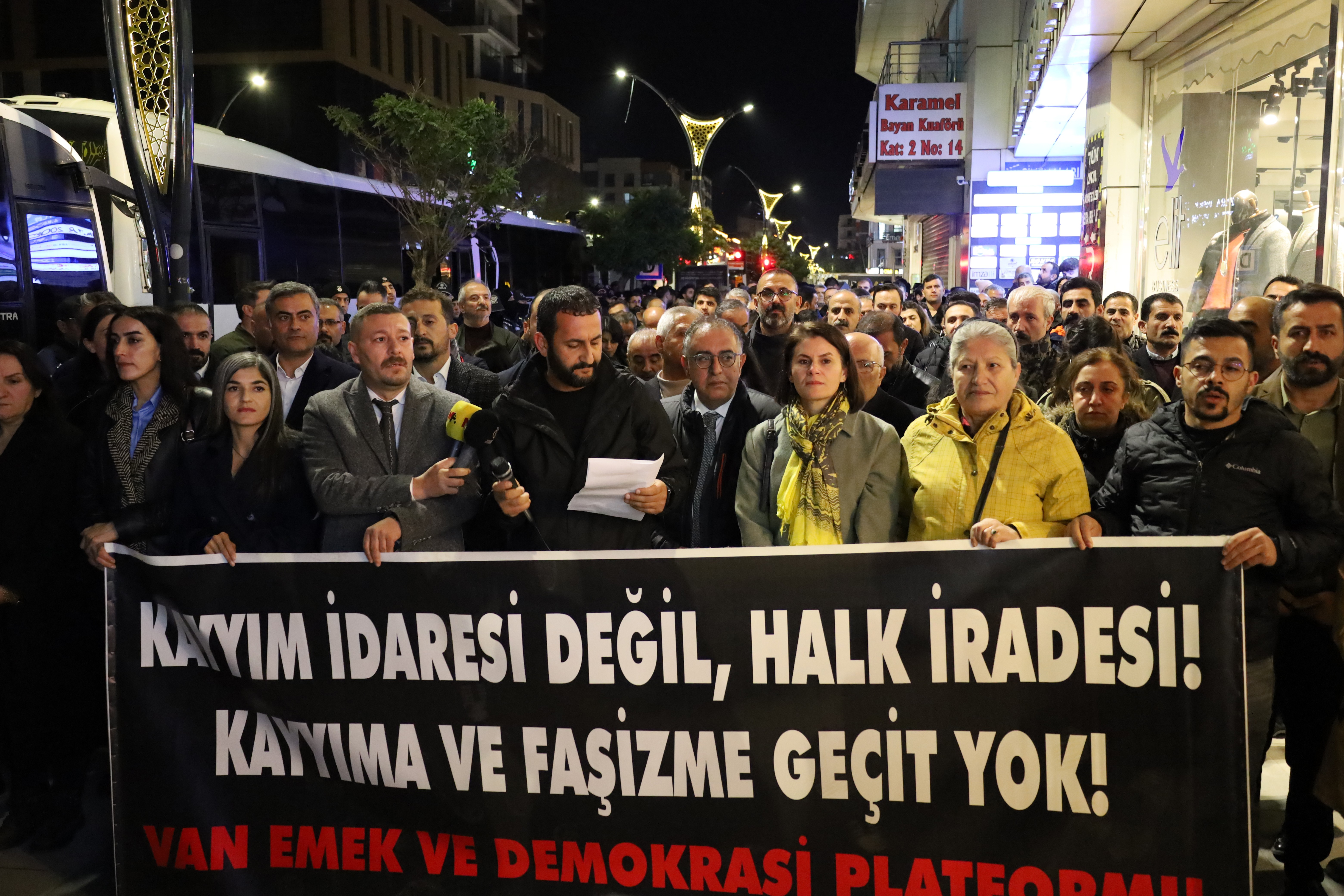 Van'da kayyım protestosu 