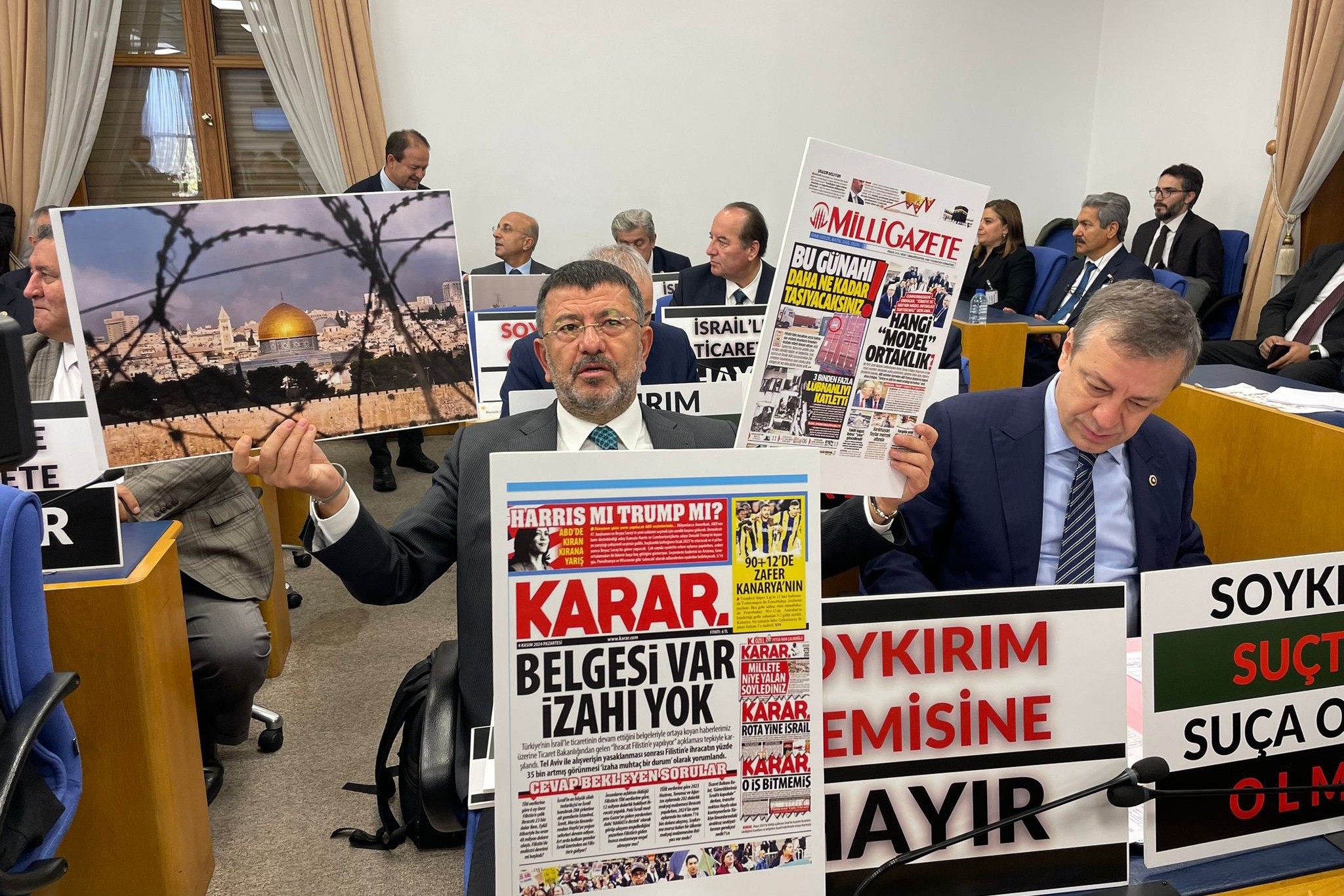 Ticaret Bakanlığı bütçe görüşmelerinde "İsrail ile ticaret" protestosu