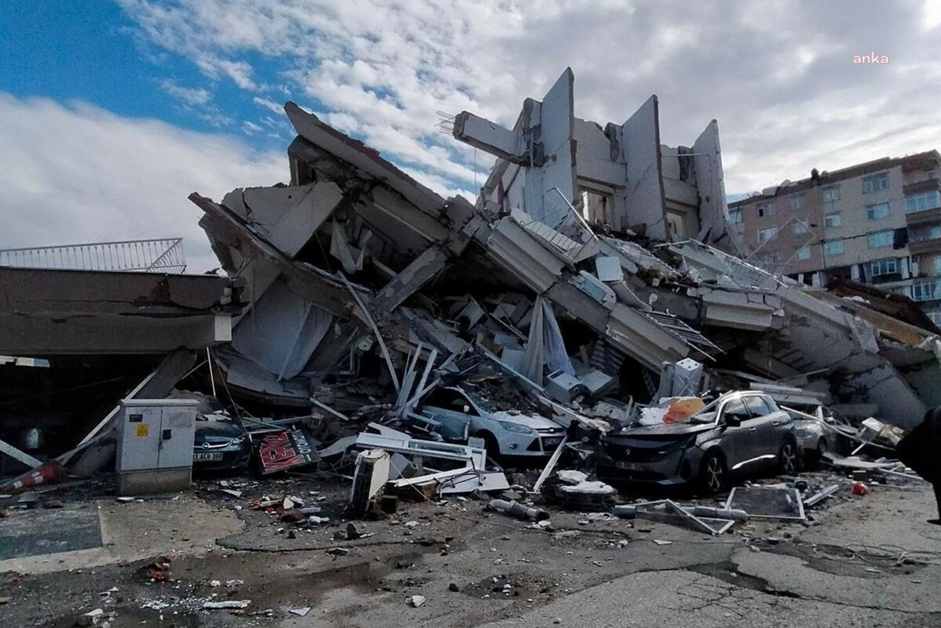 Depremde yıkılan Selim Köse Apartmanı'nın iddianamesi aylar sonra hazırlandı