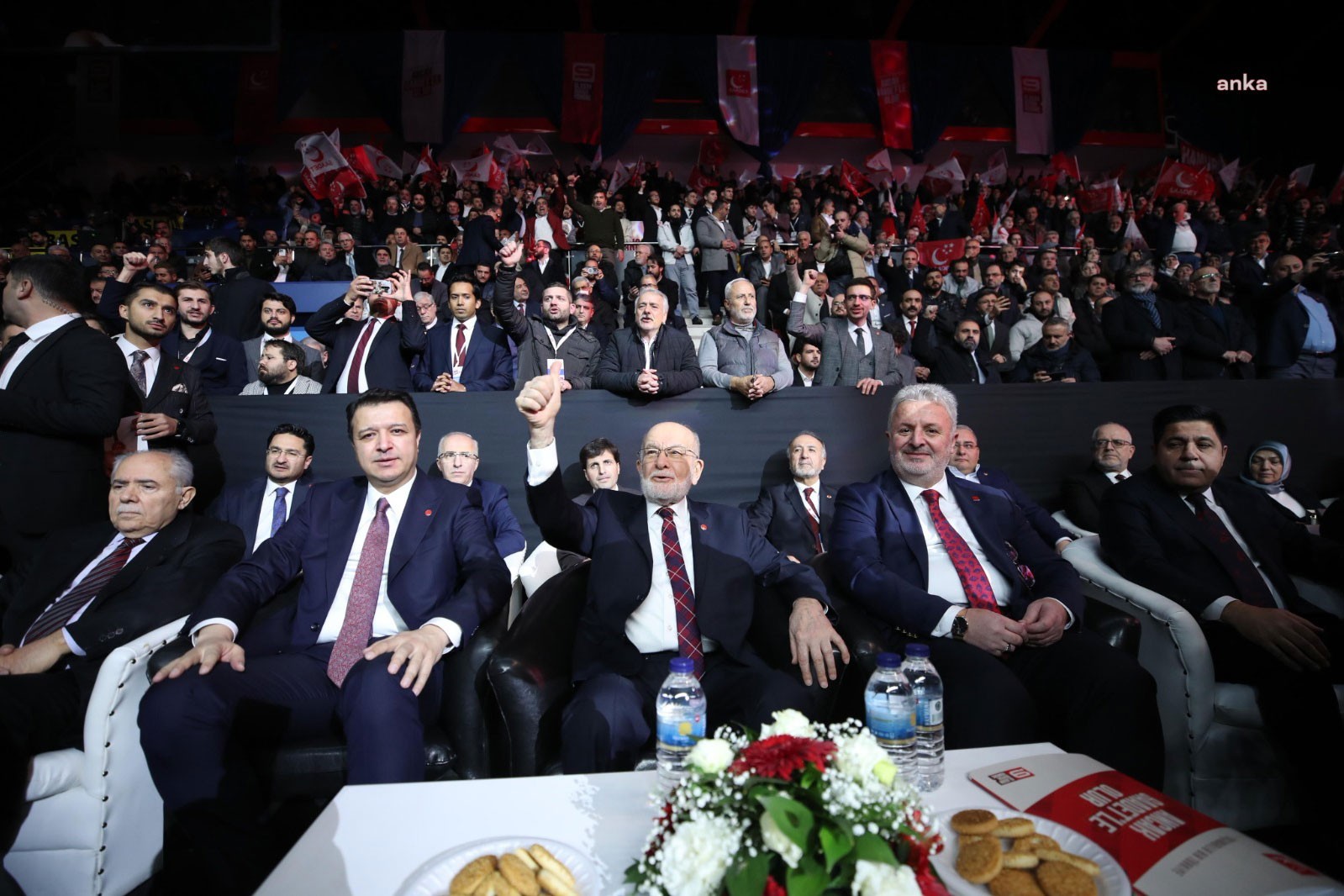 Saadet Partisinin yeni genel başkanı Mahmut Arıkan oldu