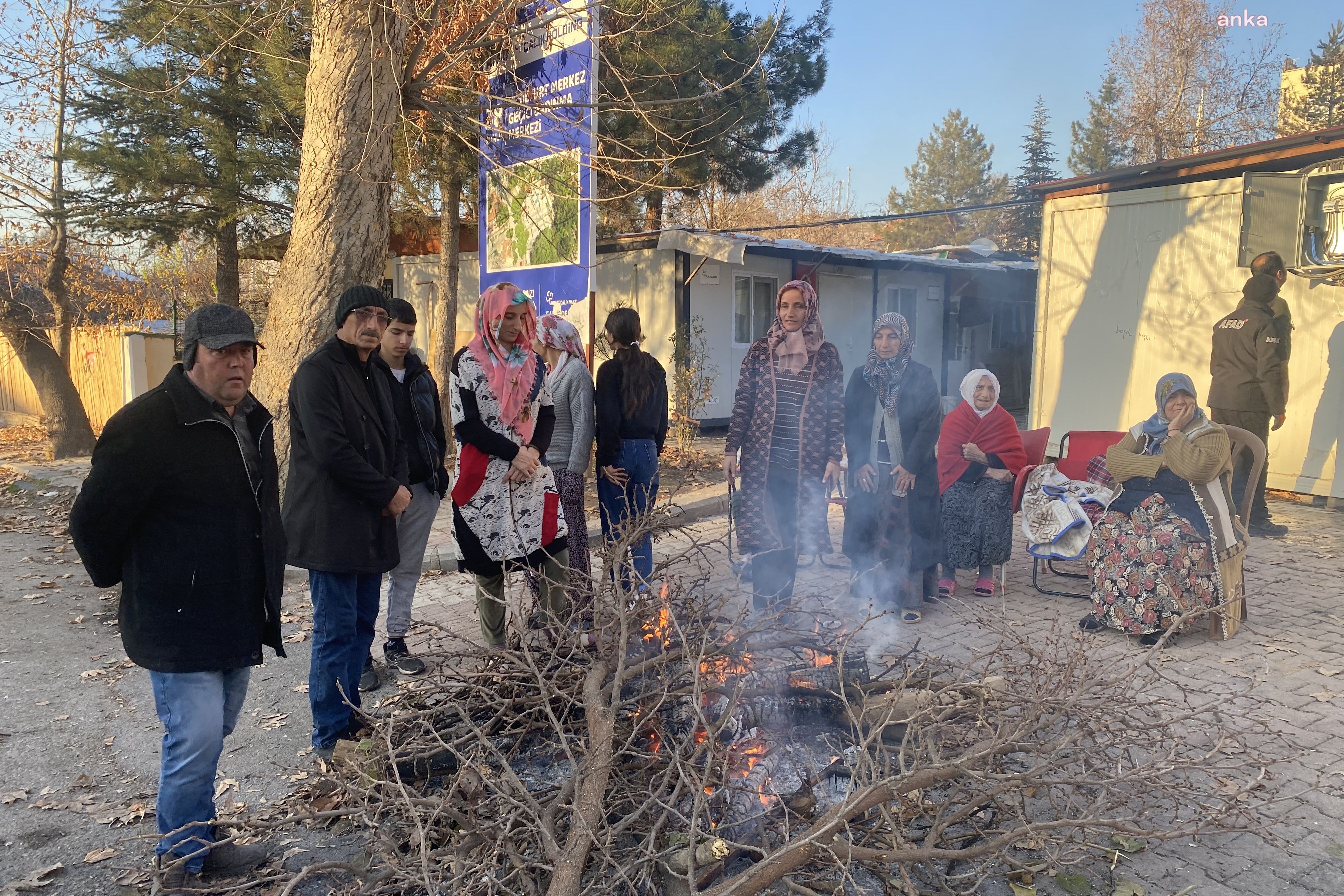 Malatya Yeşilyurt’ta konteynerde yaşayan depremzedelerin elektrikleri kesildi