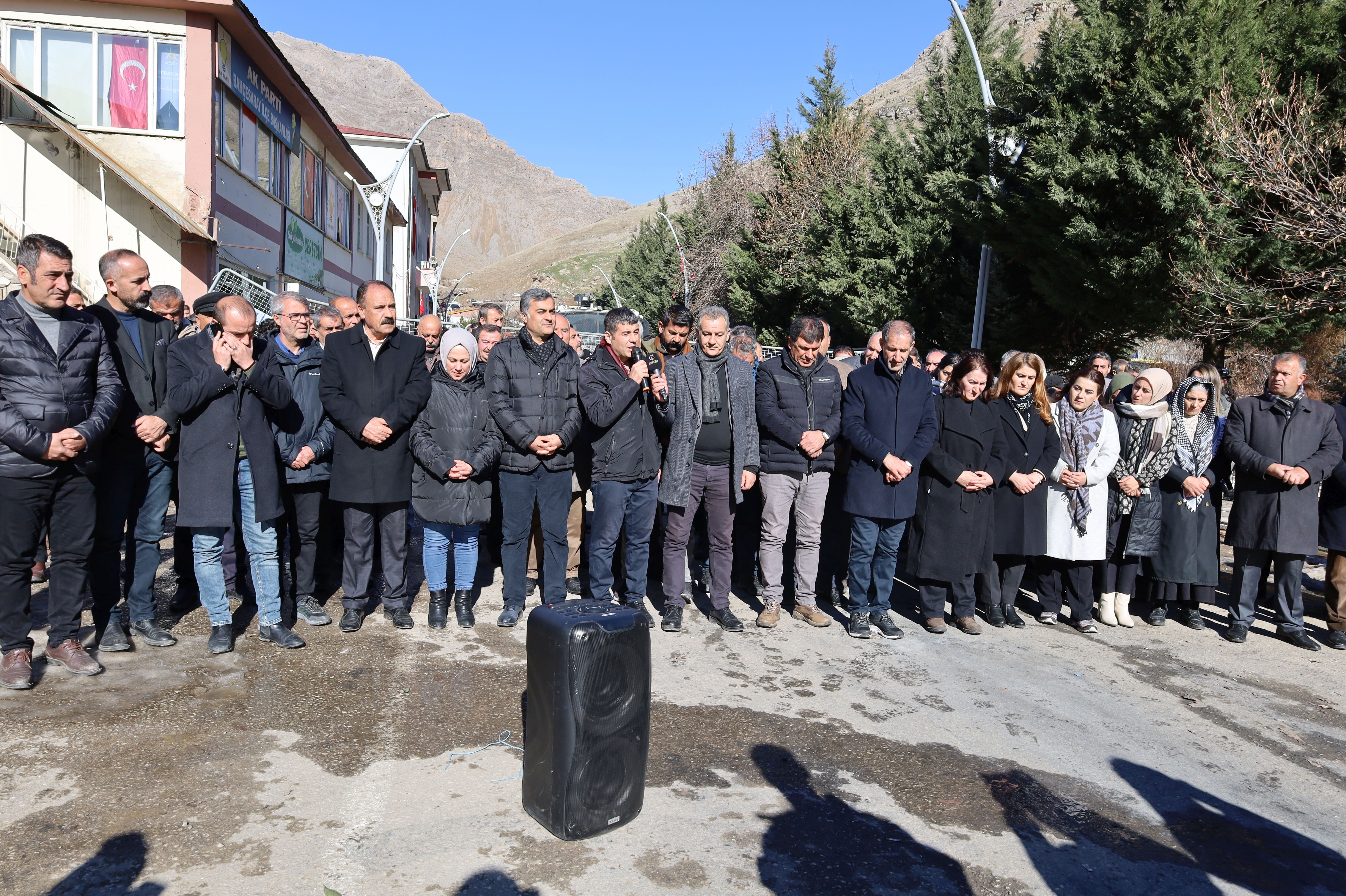 Kayyıma karşı Bahçesaray'da yürüyüş sonrası basın açıklaması