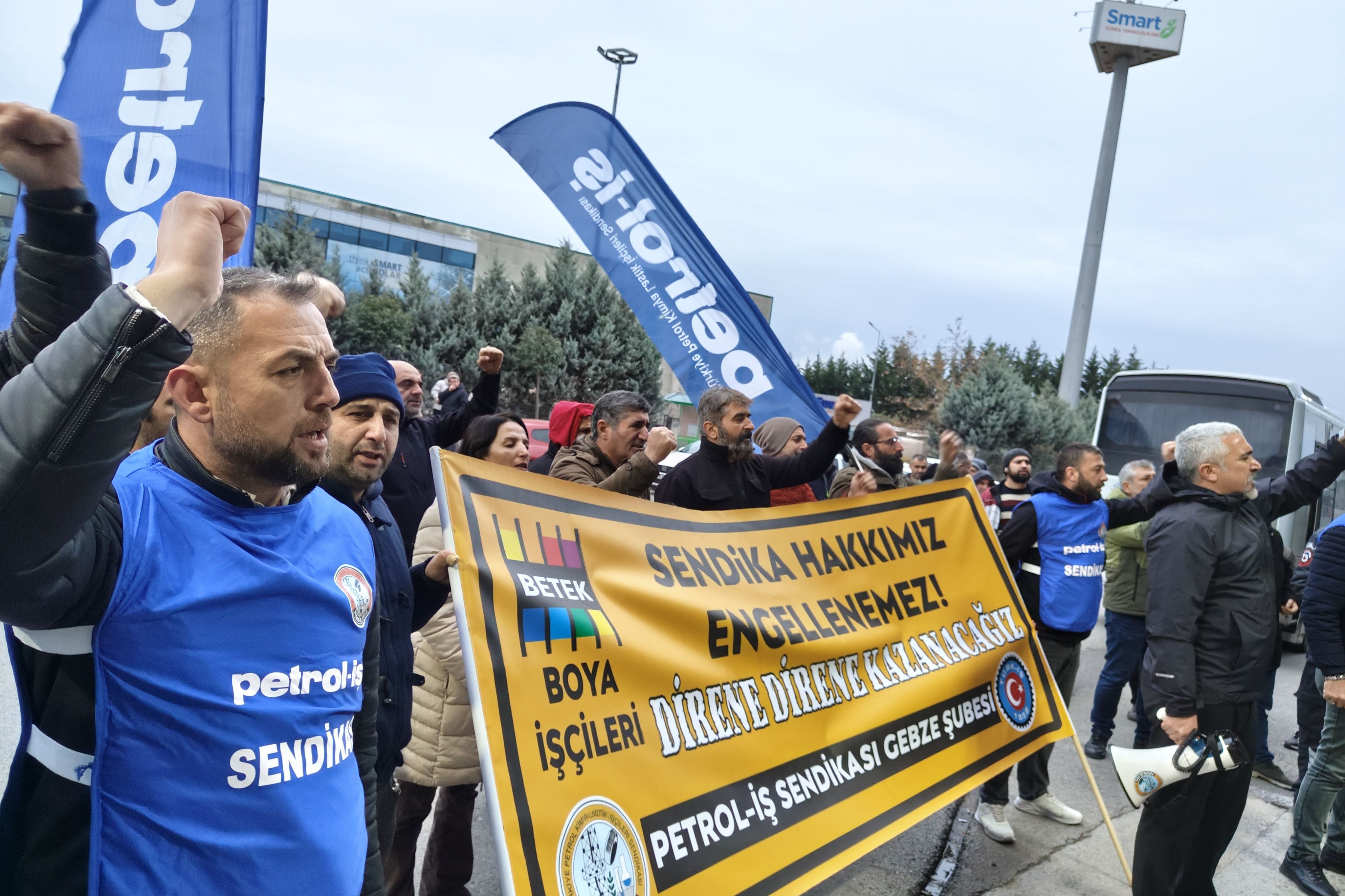 TİS’e yanaşmayan Betek Boya patronu işten atmalara başladı