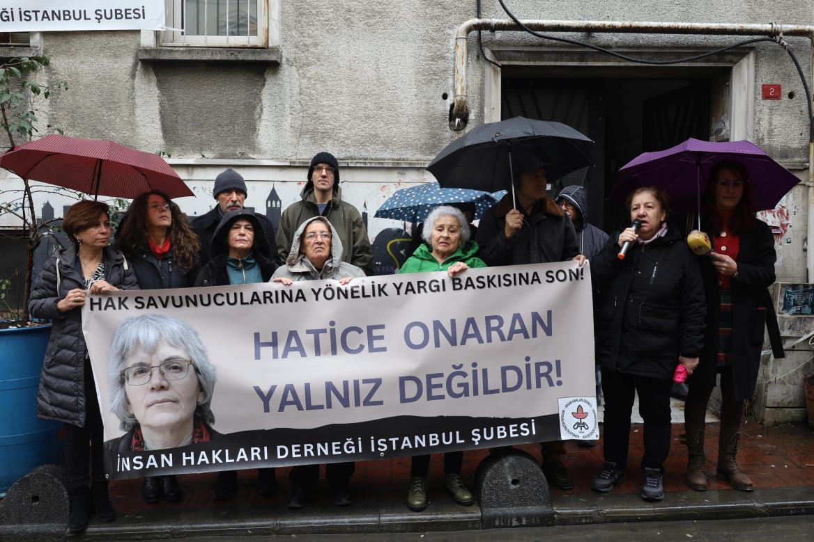 Mahpuslara para gönderdiği için tutuklanan  Hatice Onaran için dayanışma eylemi