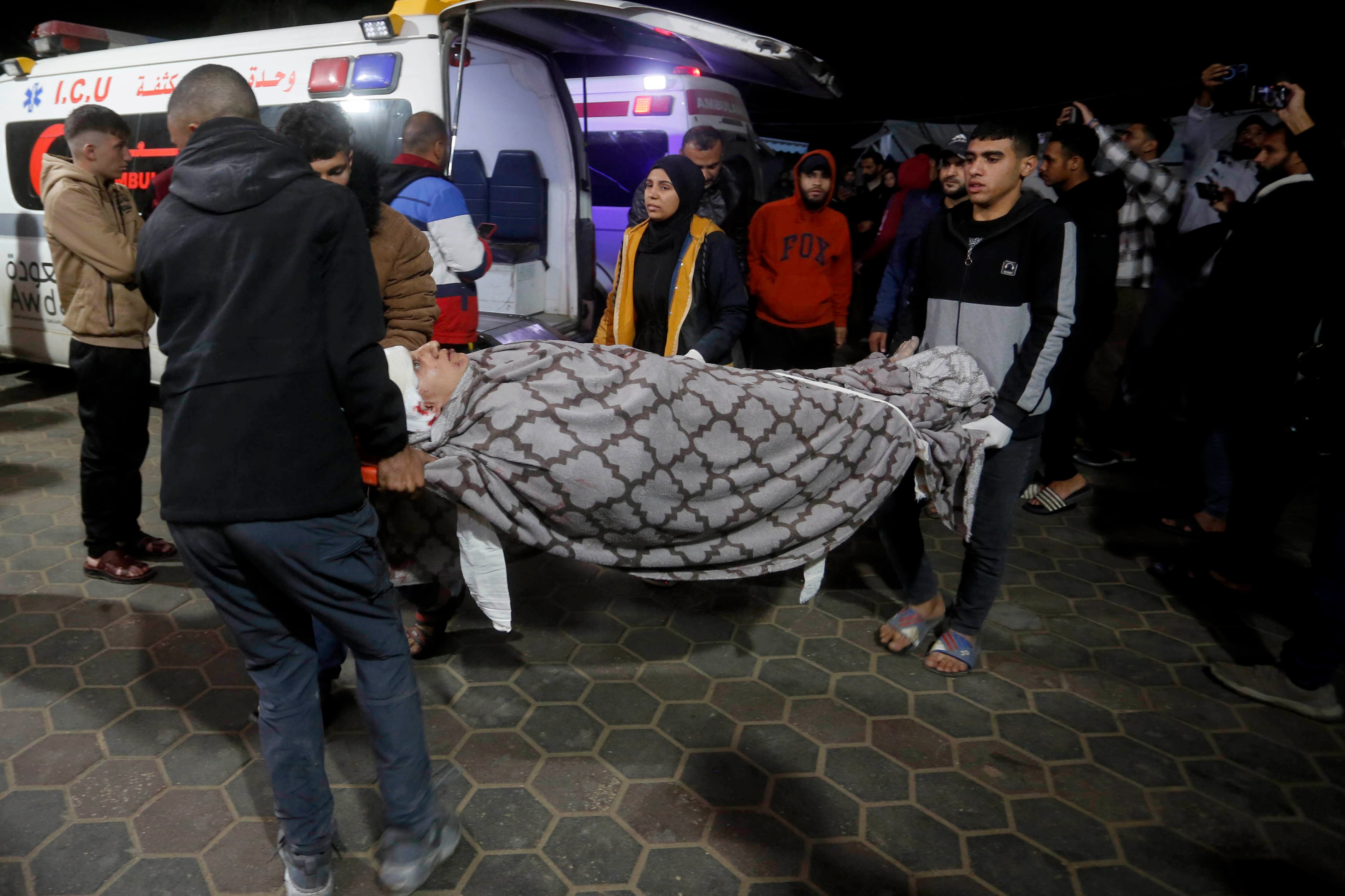 İsrail, Nusayrat Mülteci Kampı'na saldırdı: 33 Filistinli yaşamını yitirdi