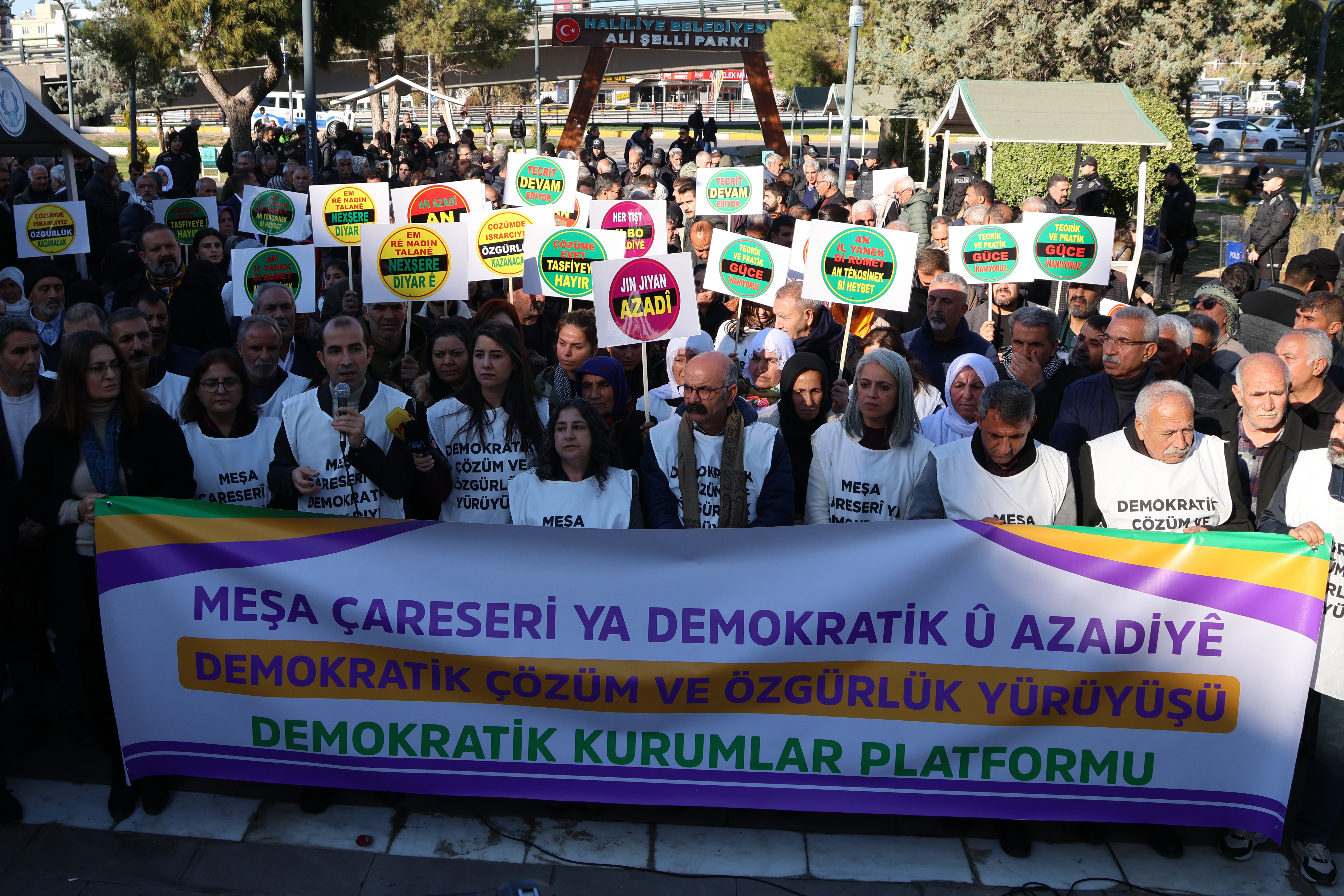 demokratik kurumlar platformunun basın açıklaması