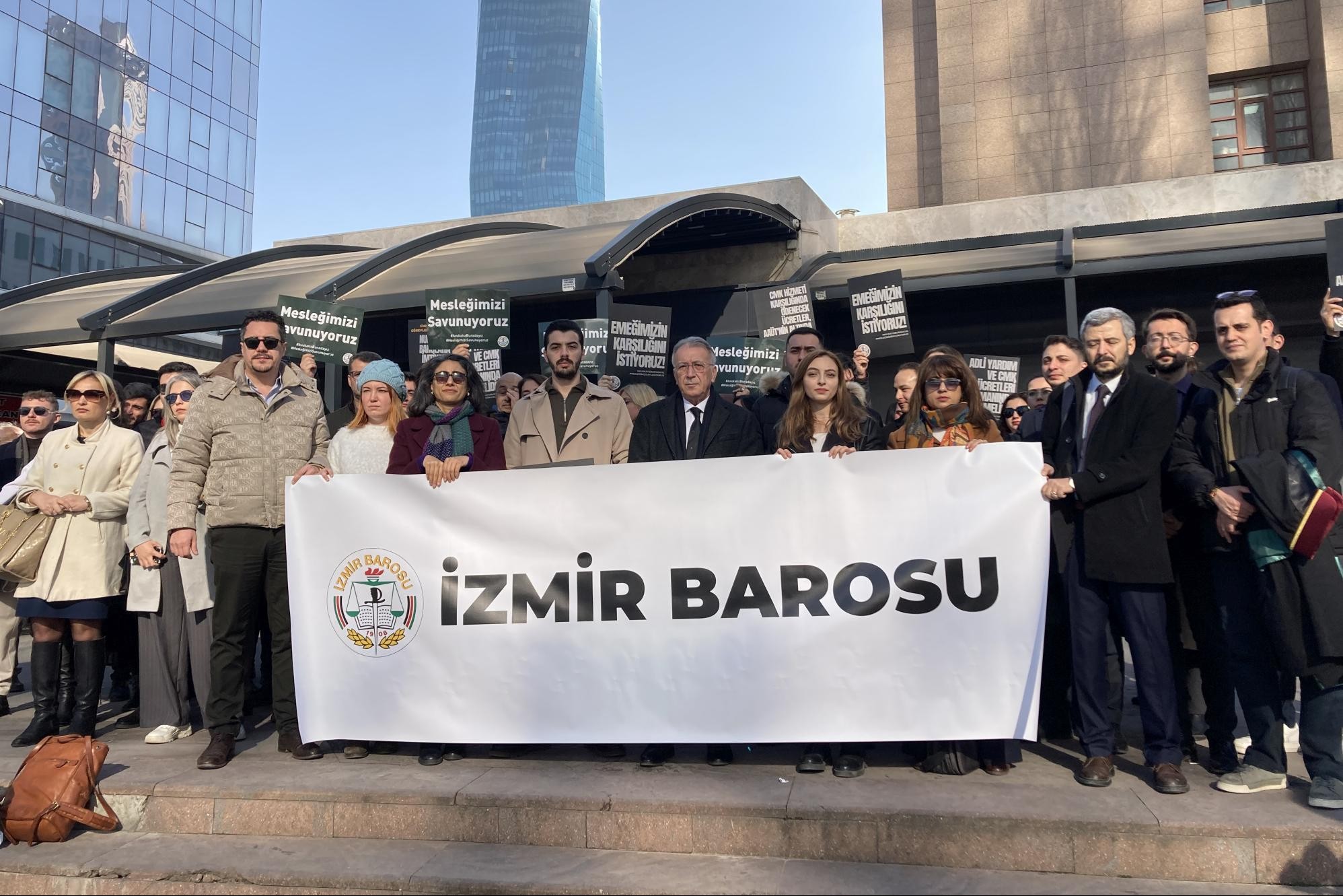 İzmir Barosu'ndan İstanbul Barosu'na destek: Suçsa bizi de yargılayın!