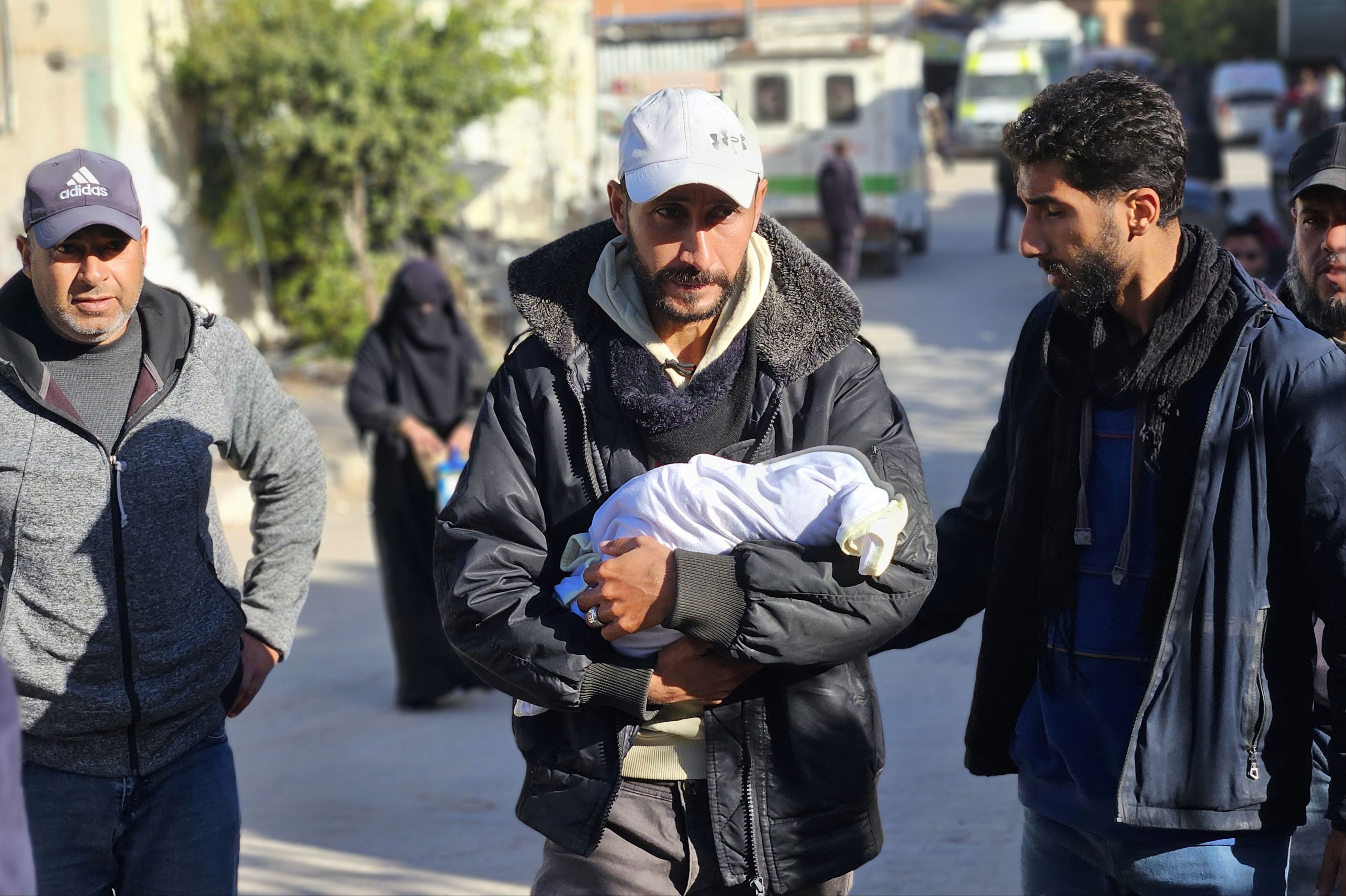 Gazze’de her saat bir çocuk öldürülüyor 